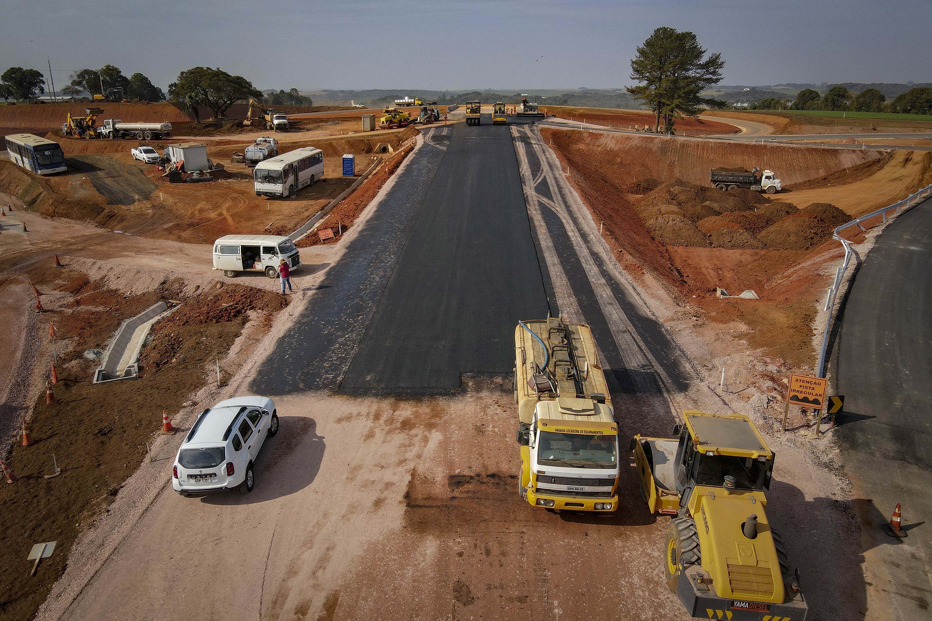 No Pará, governo federal entrega quilômetros de obras na BR-230