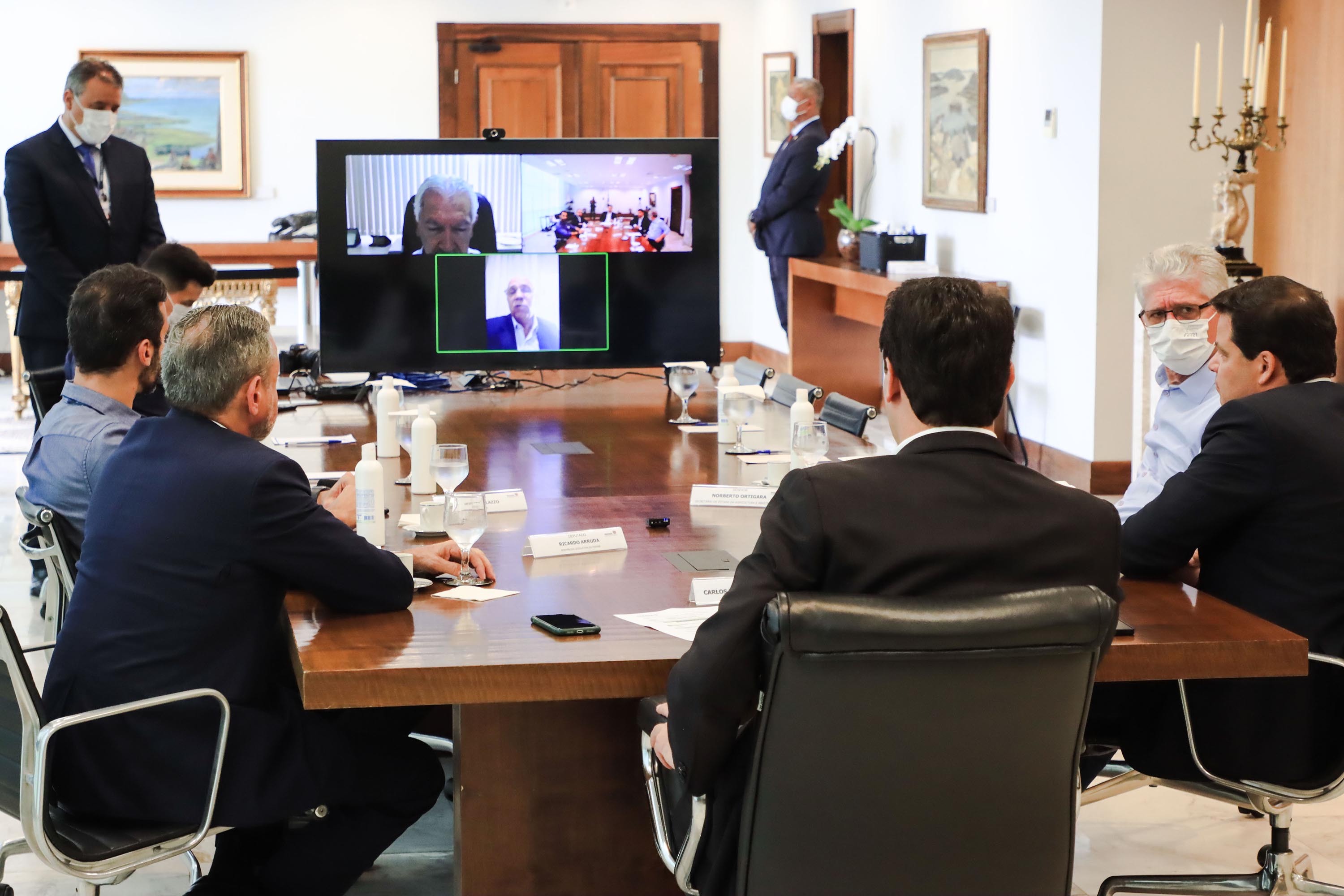Governador Carlos Massa Ratinho Junior durante reunião no gabinete - Curitiba, 31/01/2022