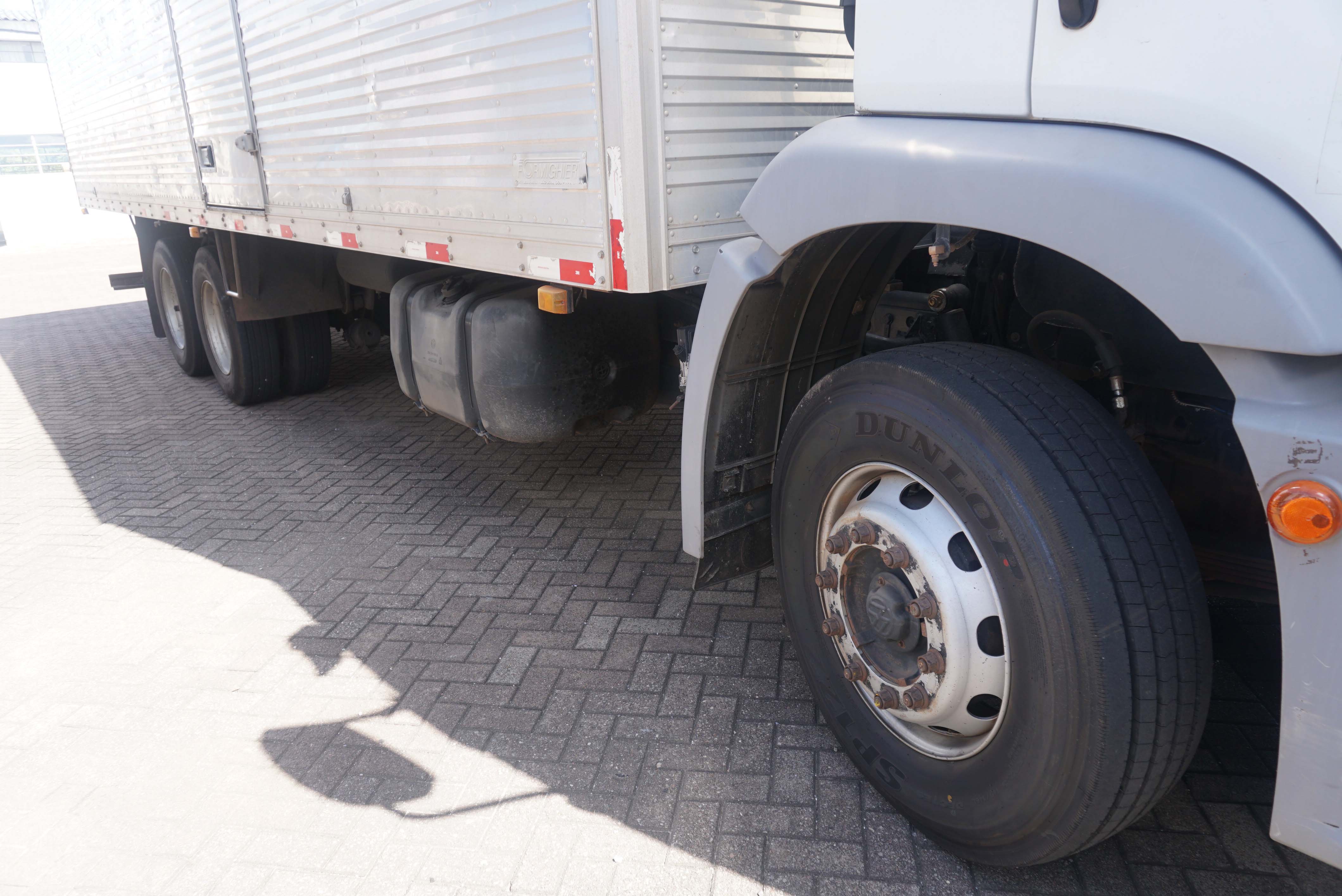  Detran-PR orienta caminhoneiros sobre manutenção veicular