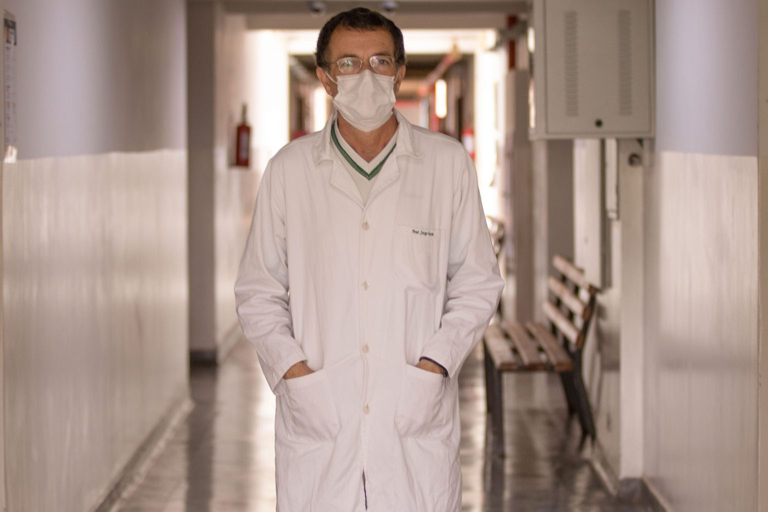 Professor da UEPG desenvolve pesquisa em superlaboratório para estudo de proteínas