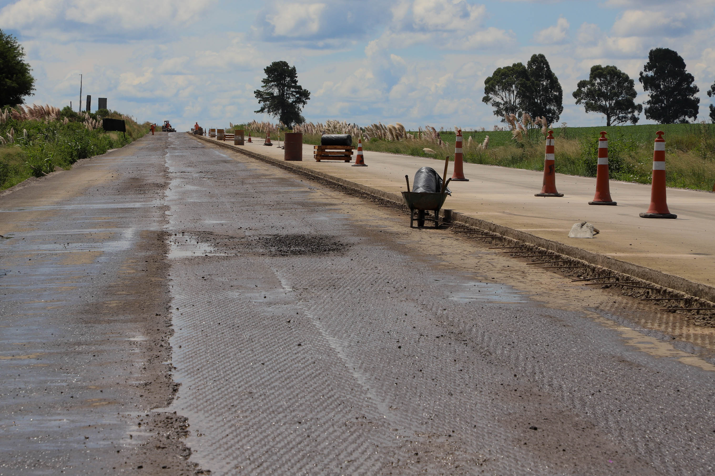 Serviços de pavimentação da BR-280/SC 