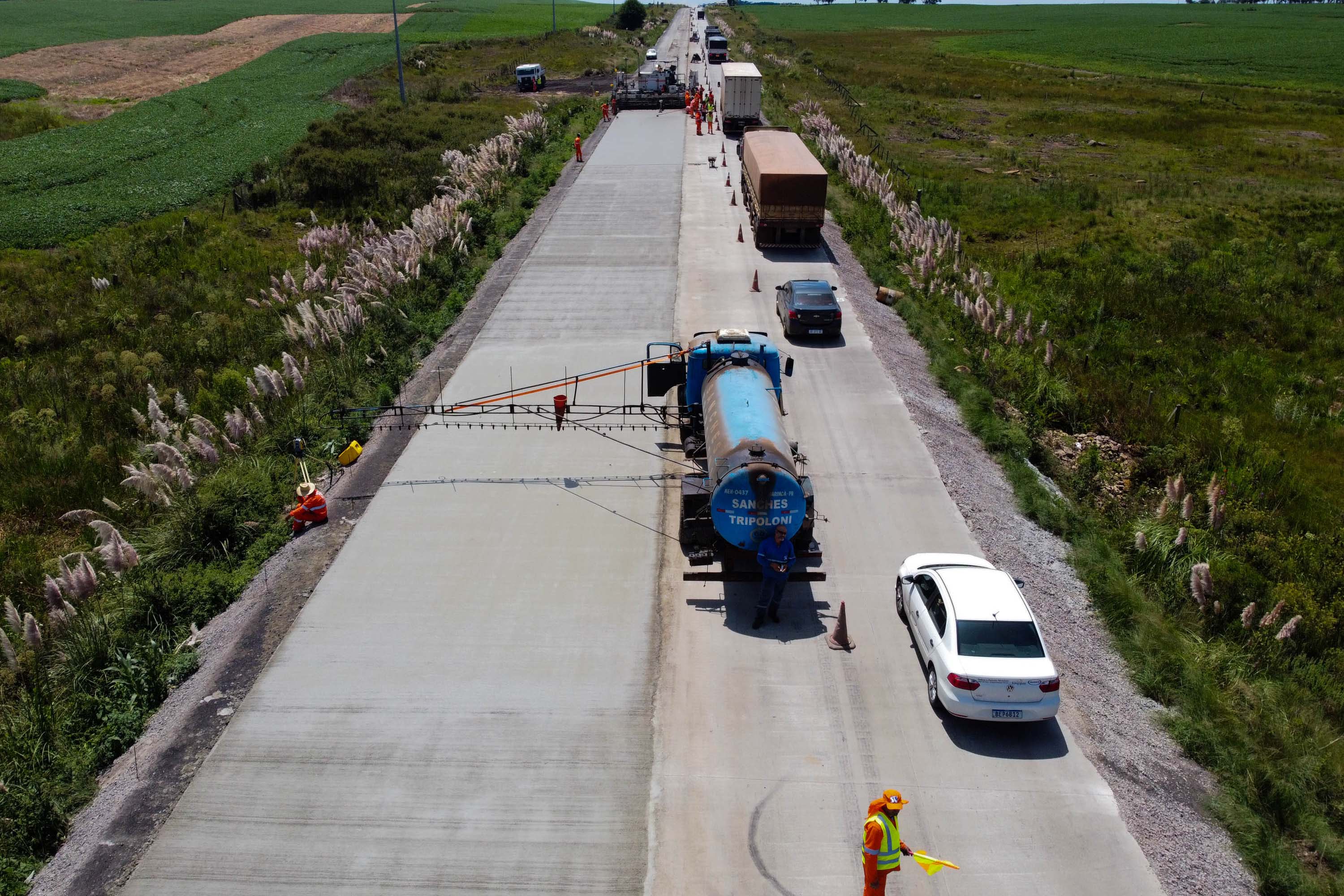 Serviços de pavimentação da BR-280/SC 