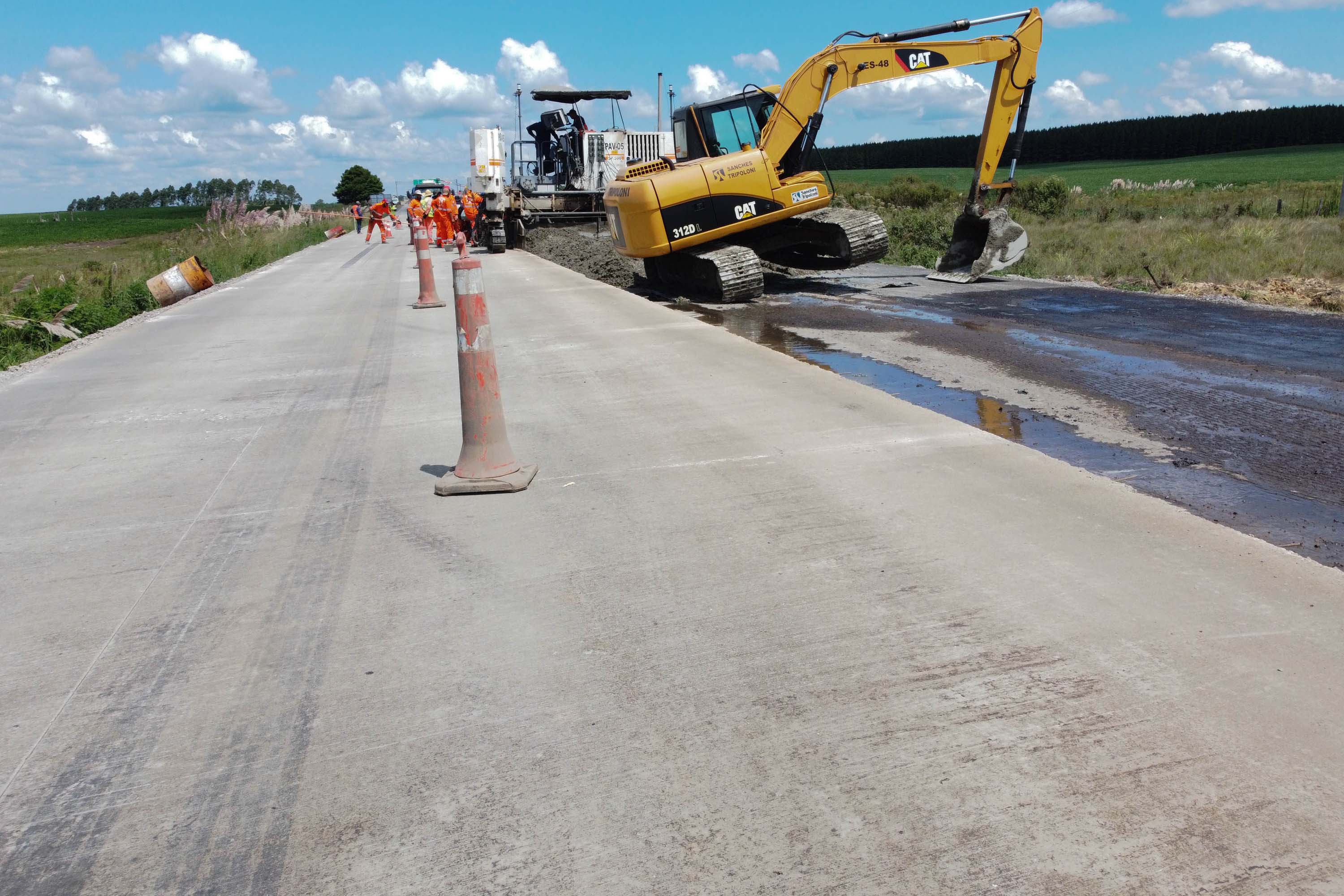 Serviços de pavimentação da BR-280/SC 