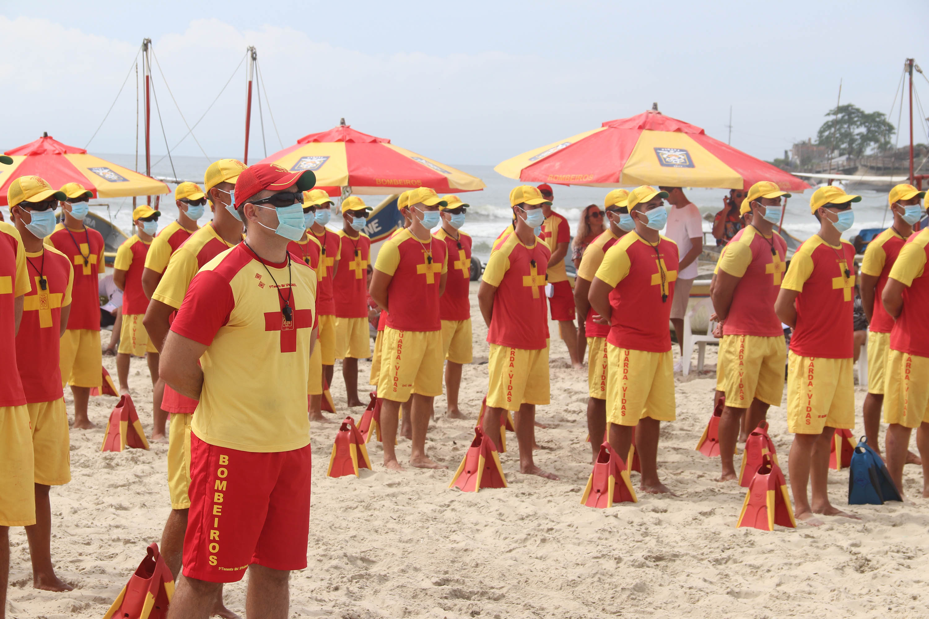  Corpo de Bombeiros forma 55 guarda-vidas civis voluntários no litoral