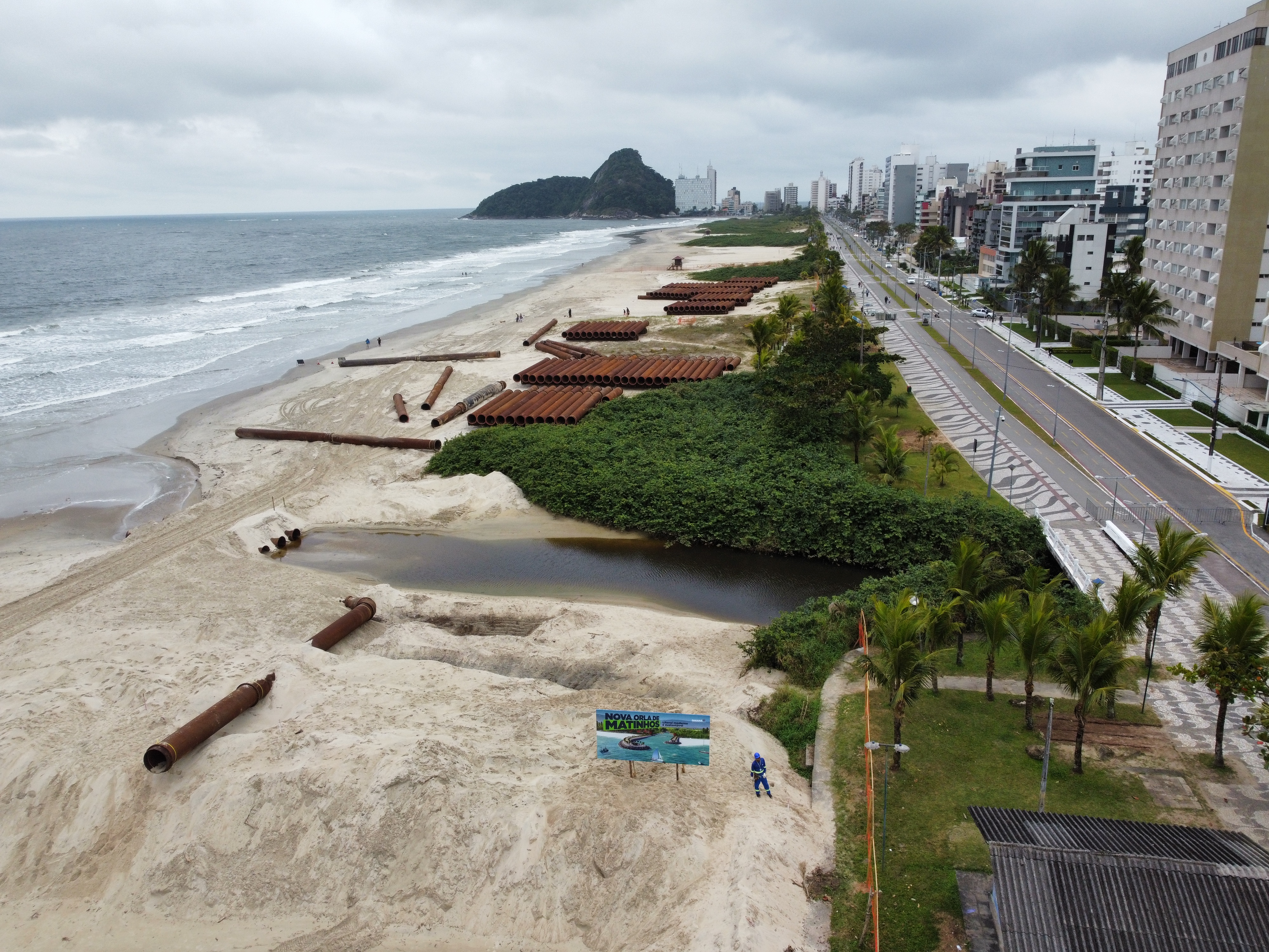 Com estruturas finalizadas, obras da Orla de Matinhos chegam a 86