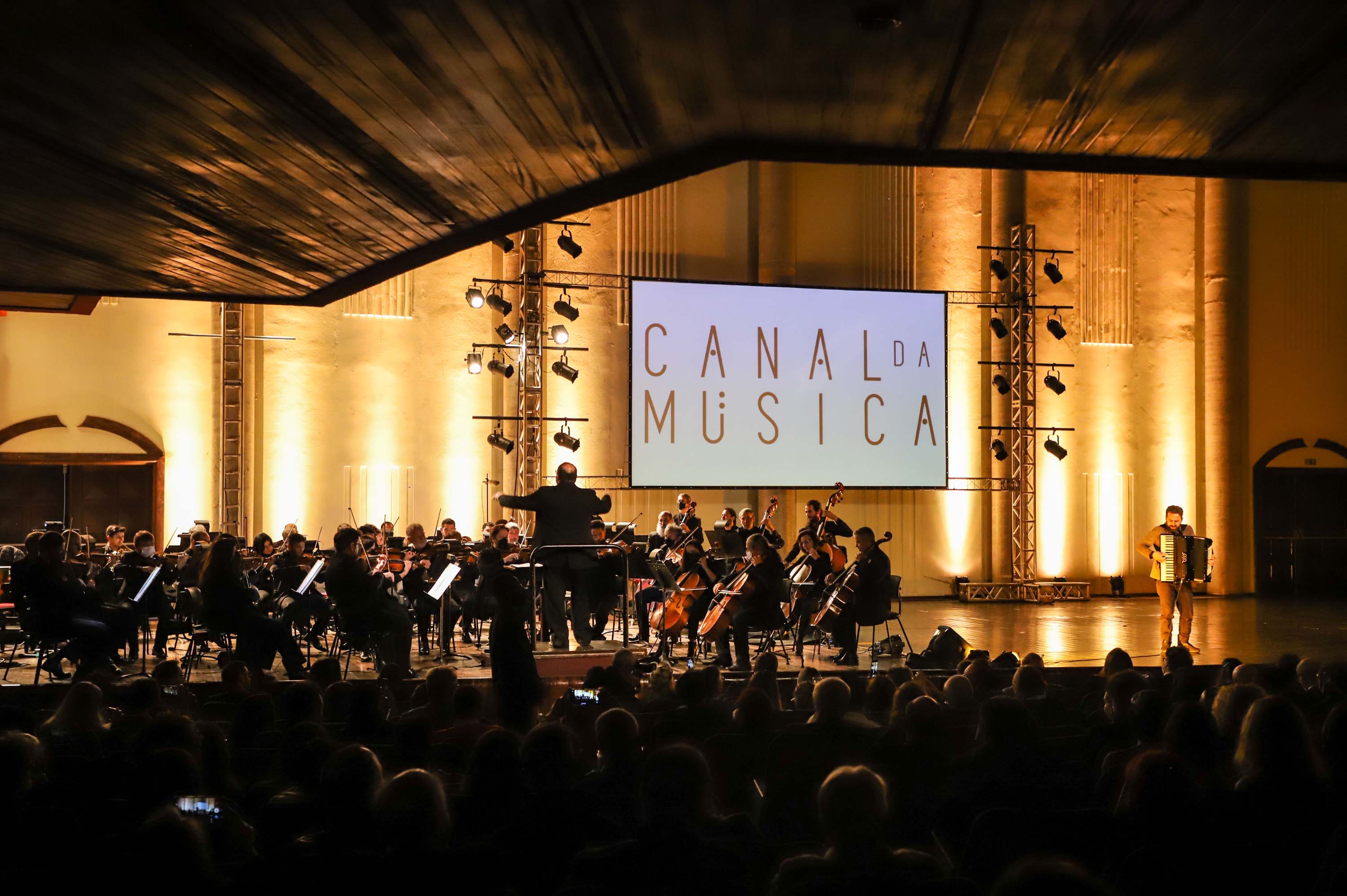 Grande Auditório do Canal da Música retoma as atividades em noite de gala