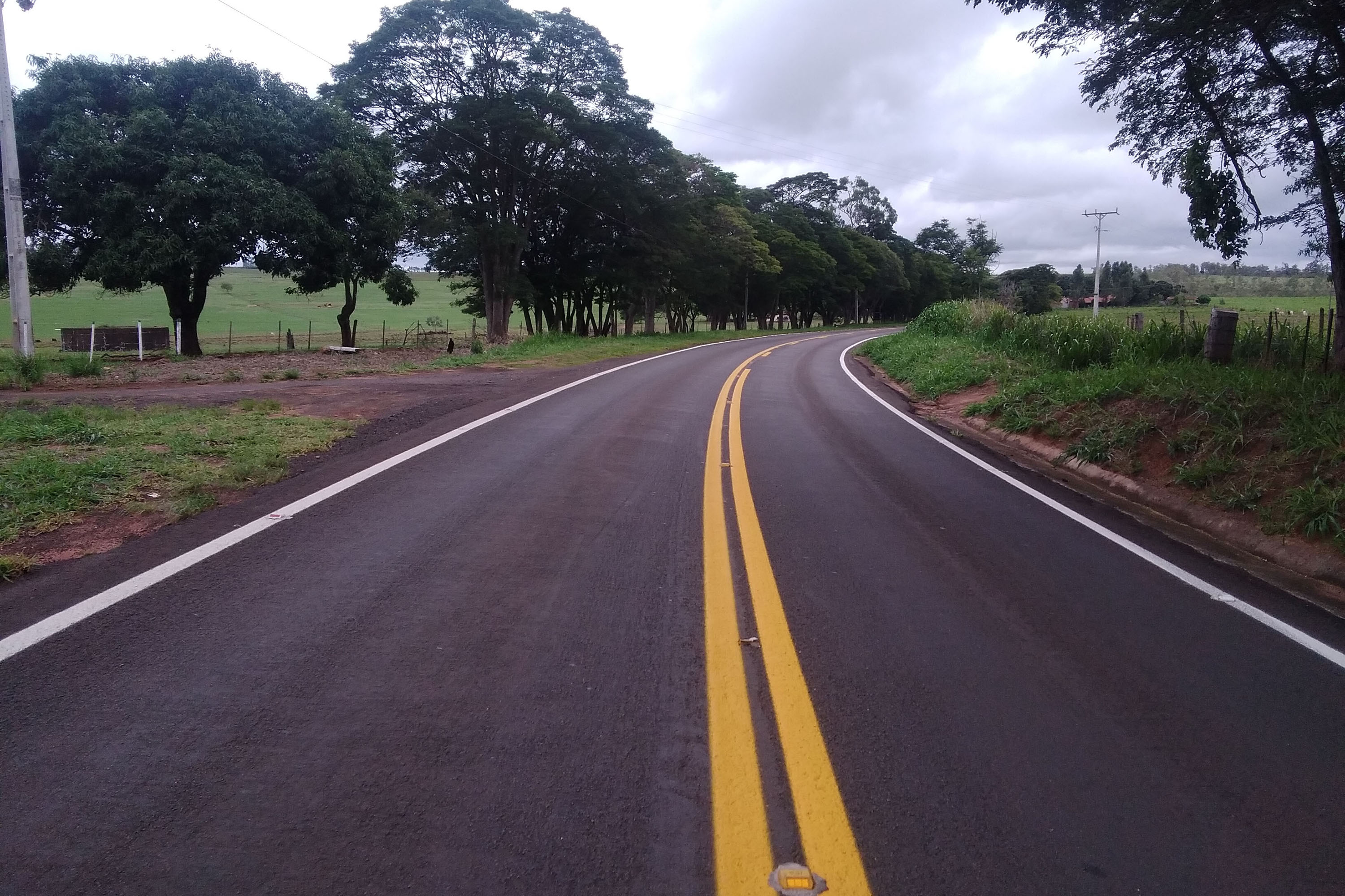 Rodovia entre Paranavaí e São João do Caiuá recebe reforço na sinalização