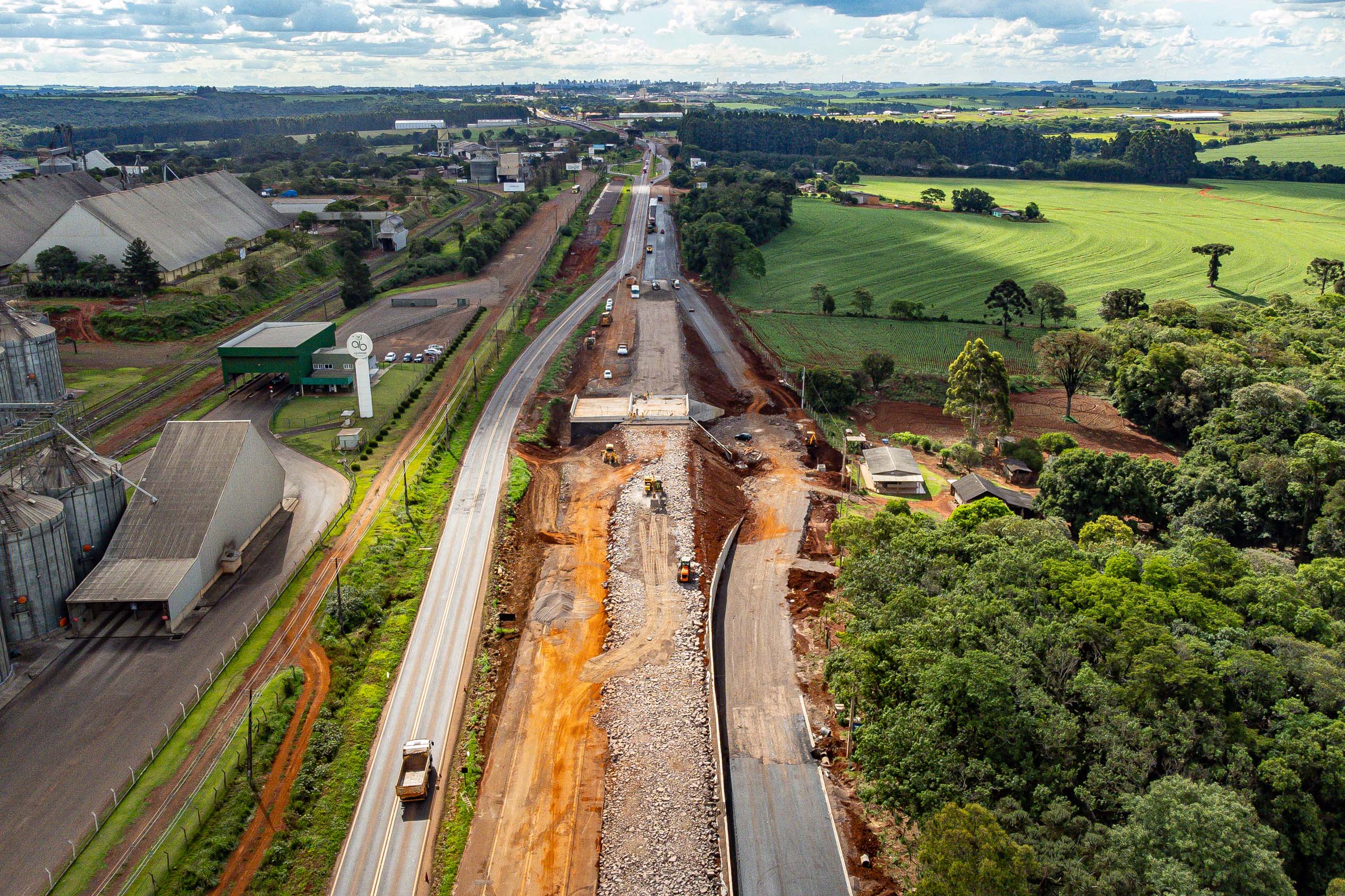 Duplicação da BR-277 em Cascavel chega a quase 60% de conclusão