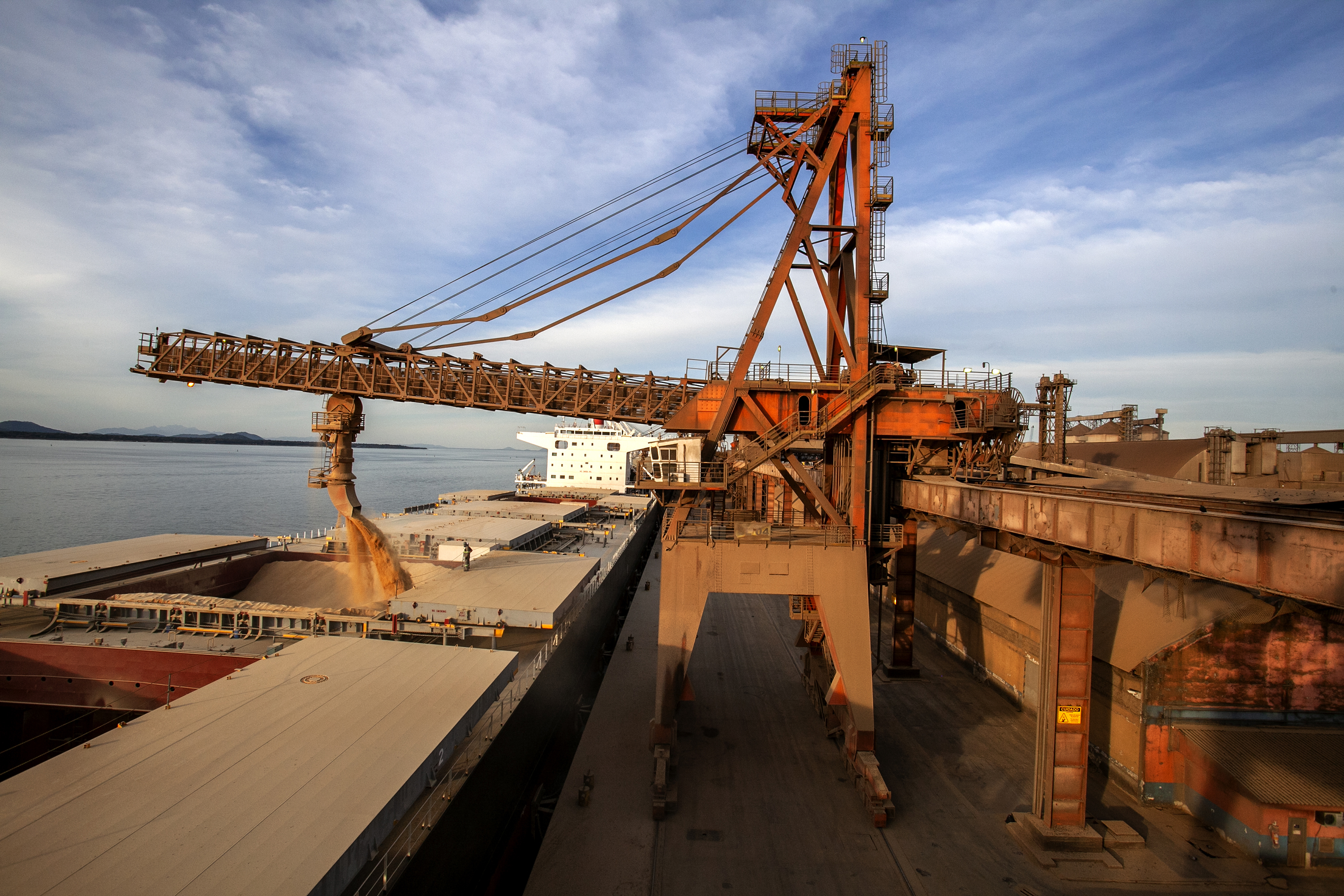 Movimentação dos portos do Paraná passa das 54 milhões de toneladas