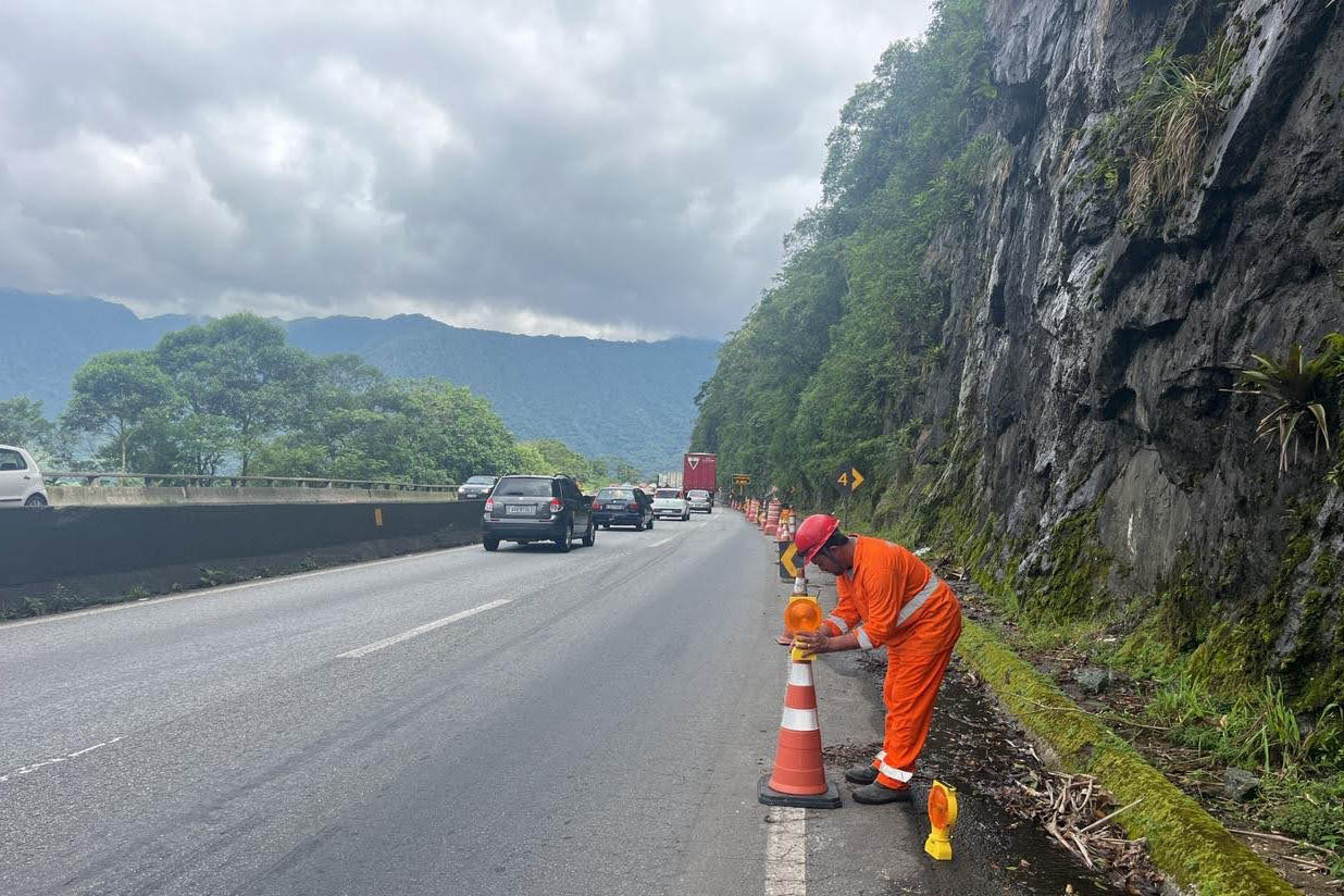 PRF diz que condições climáticas eram ruins no momento do engavetamento na  BR-277, no Paraná - Bem Paraná