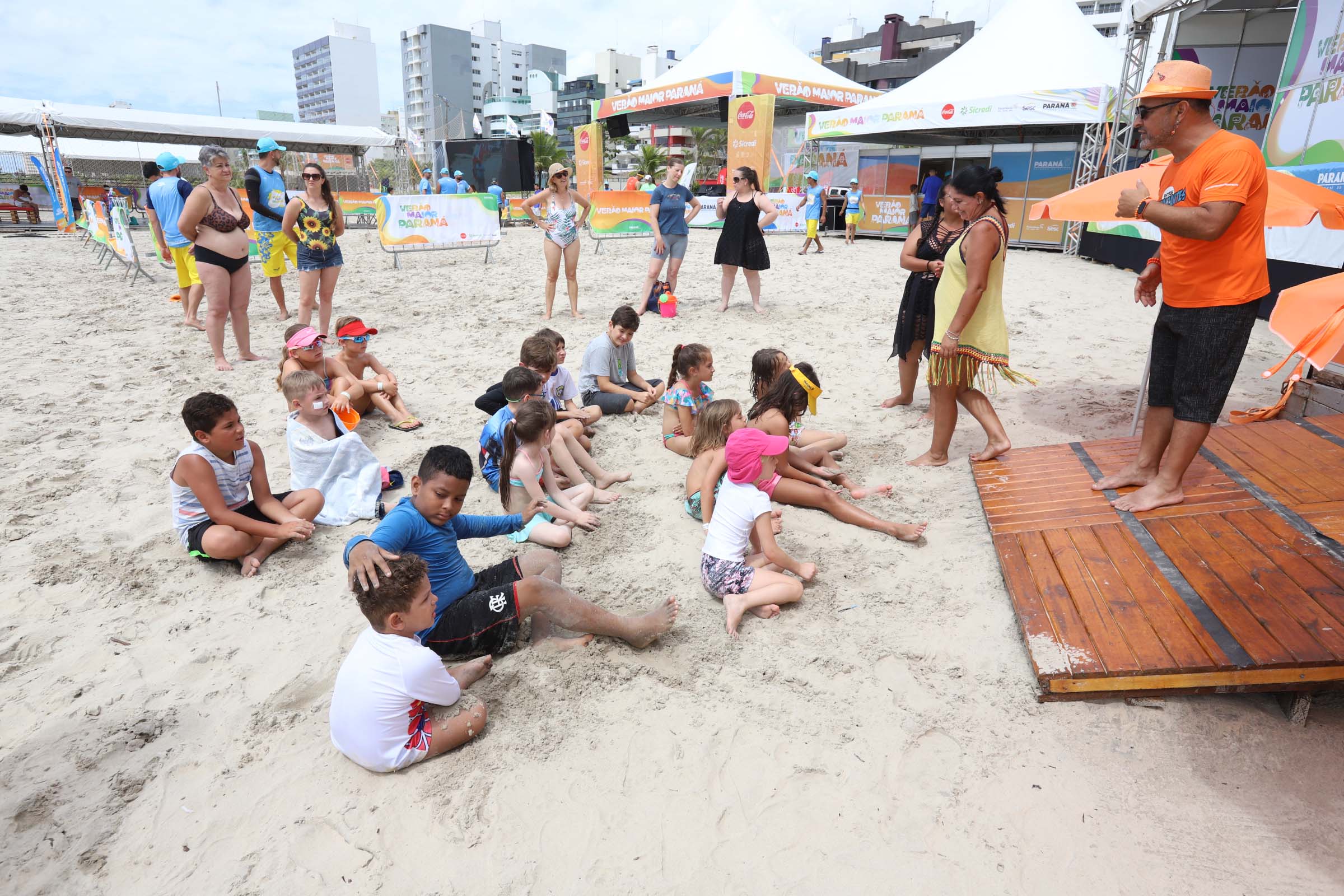 Circo itinerante é atração no litoral