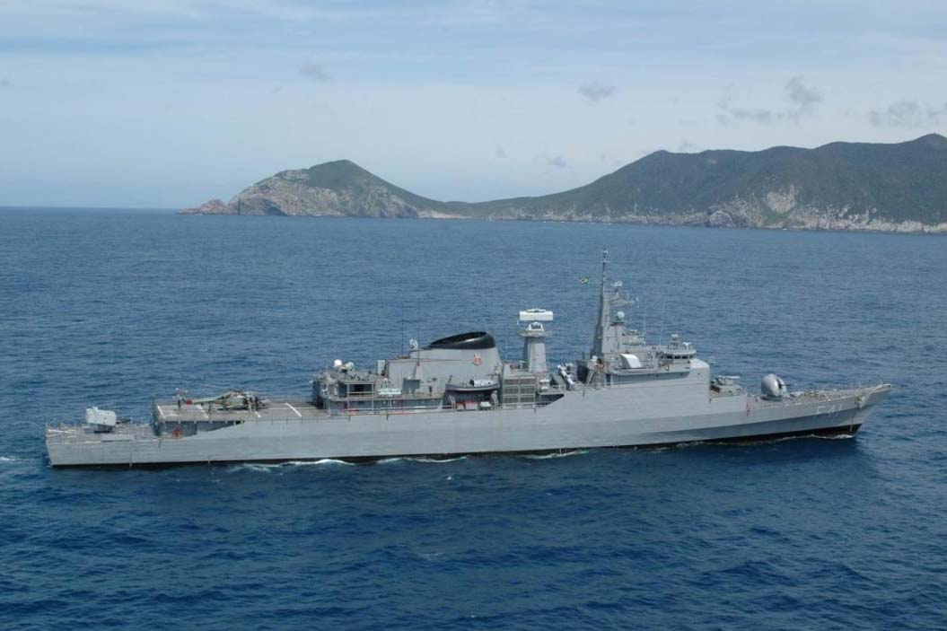 No próximo sábado (21), das 13h às 19h, a Marinha do Brasil abre três embarcações da esquadra para visitação pública gratuita, no cais do Porto de Paranaguá.