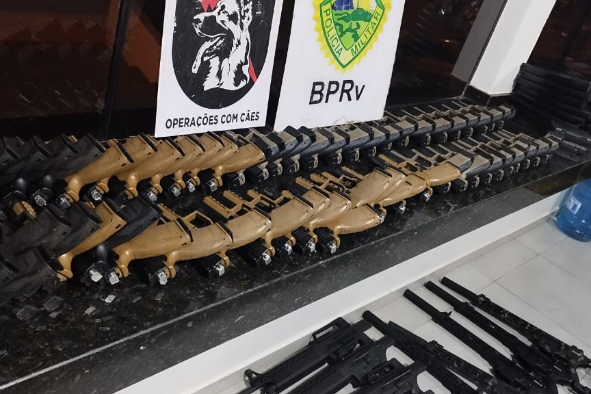 Polícia faz maior apreensão de armas do estado 