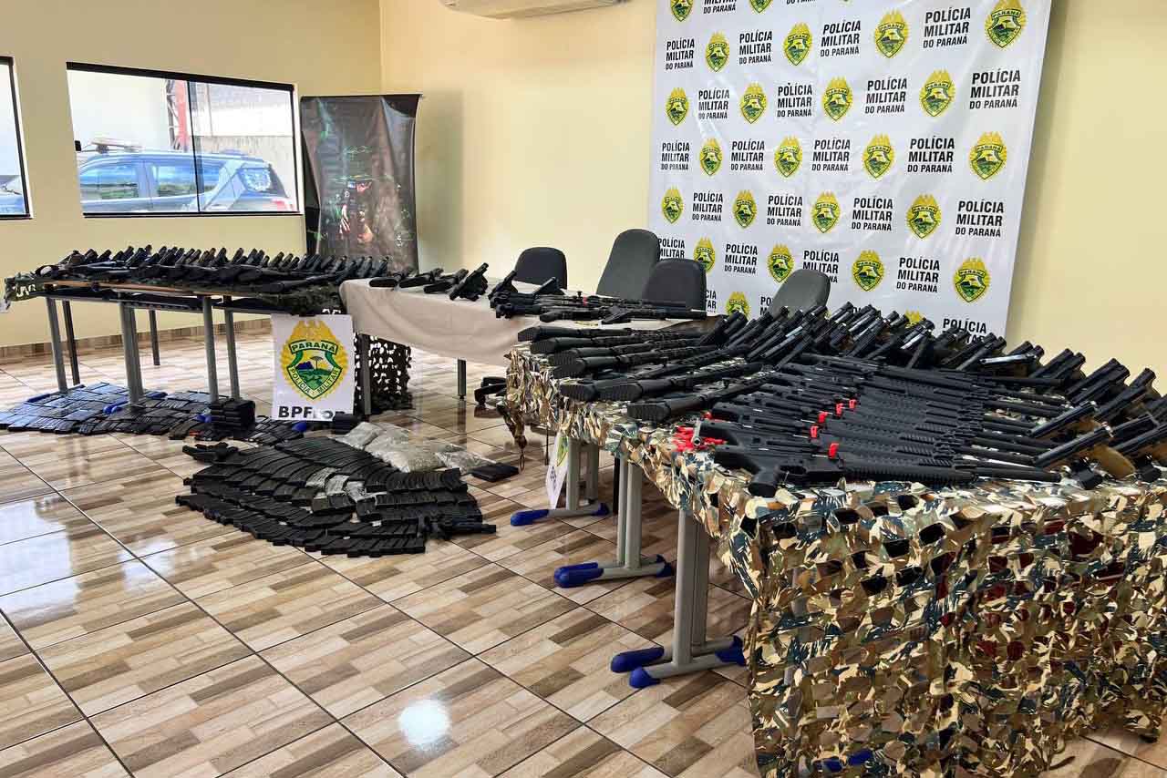 Polícia Militar apreende dois caminhões com 160 armas em Iporã e Perobal