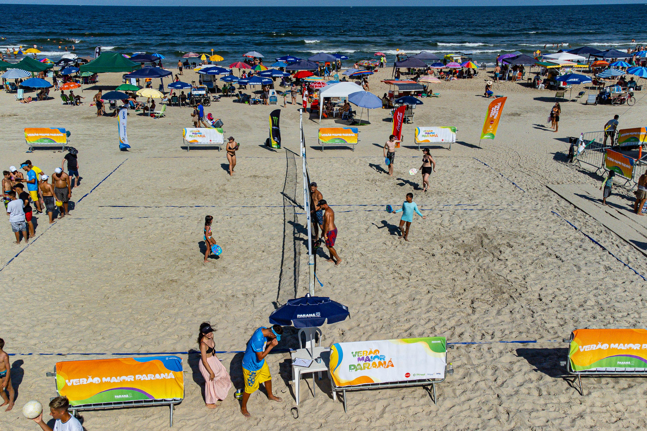 Nas areias do beach tennis - Grêmio Náutico União