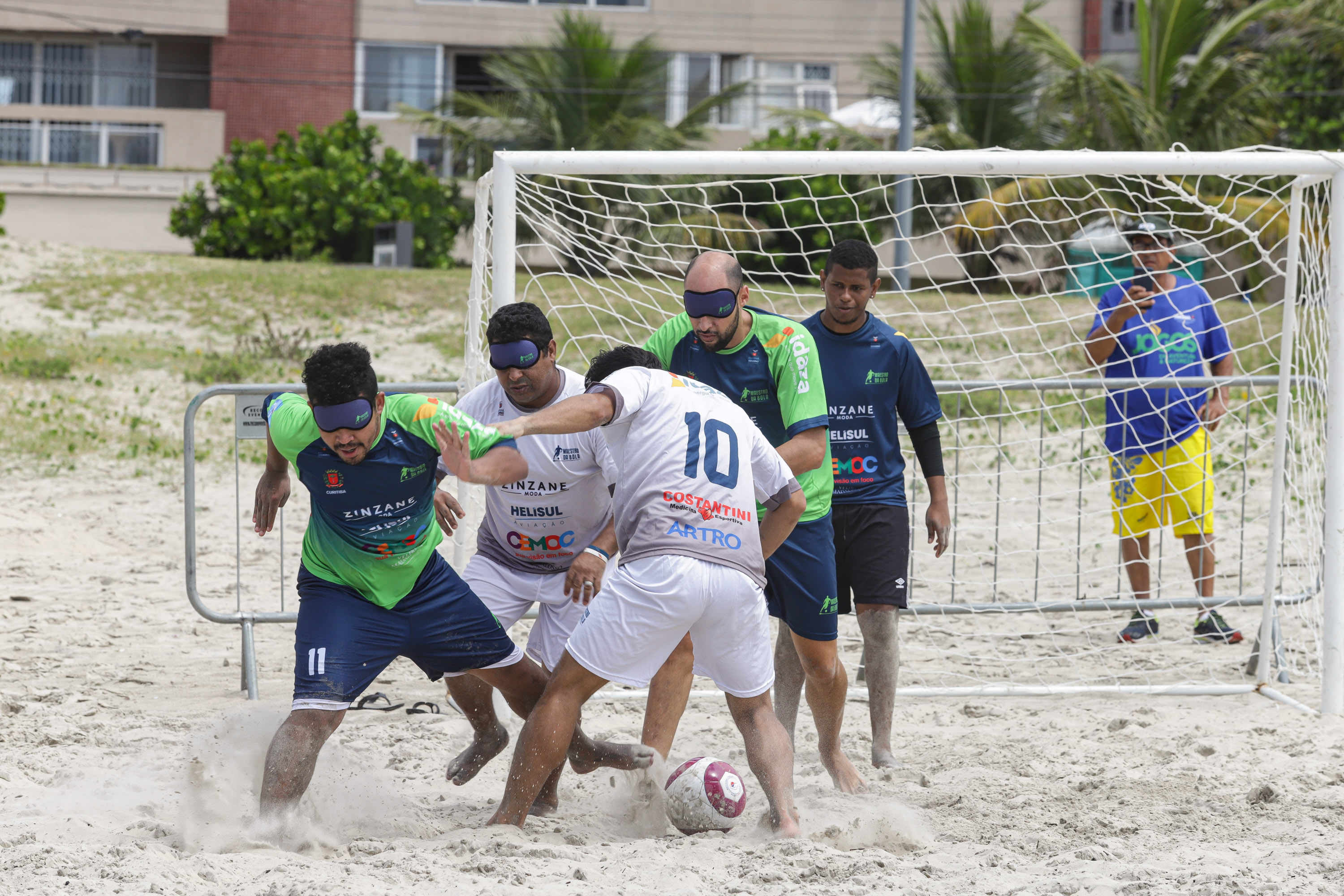 Tô no Jogo: prática de tênis auxilia pessoas com deficiência