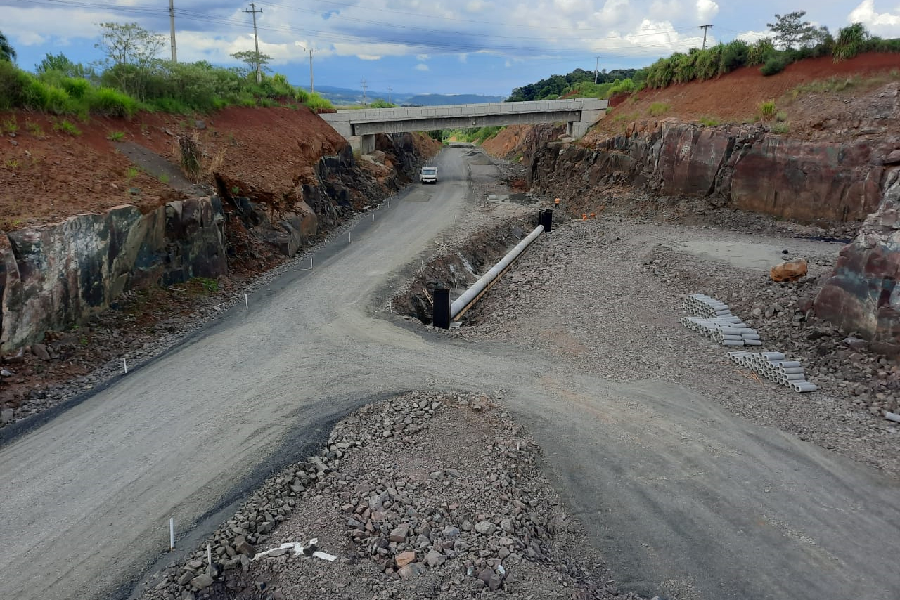 Com viadutos concluídos, novo Contorno de Francisco Beltrão entra na reta  final