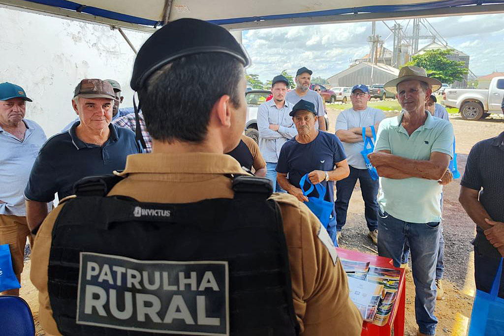 A Operação Segurança Rural, promovida pela Polícia Militar do Paraná e que reforça o patrulhamento de 350 mil quilômetros de estradas no Interior de todo o Estado, registrou aumento de mais de 390% nos resultados operacionais desde o seu lançamento, em junho de 2022, até o dia 28 de fevereiro de 2023, na comparação com o mesmo período entre 2021 e 2022.