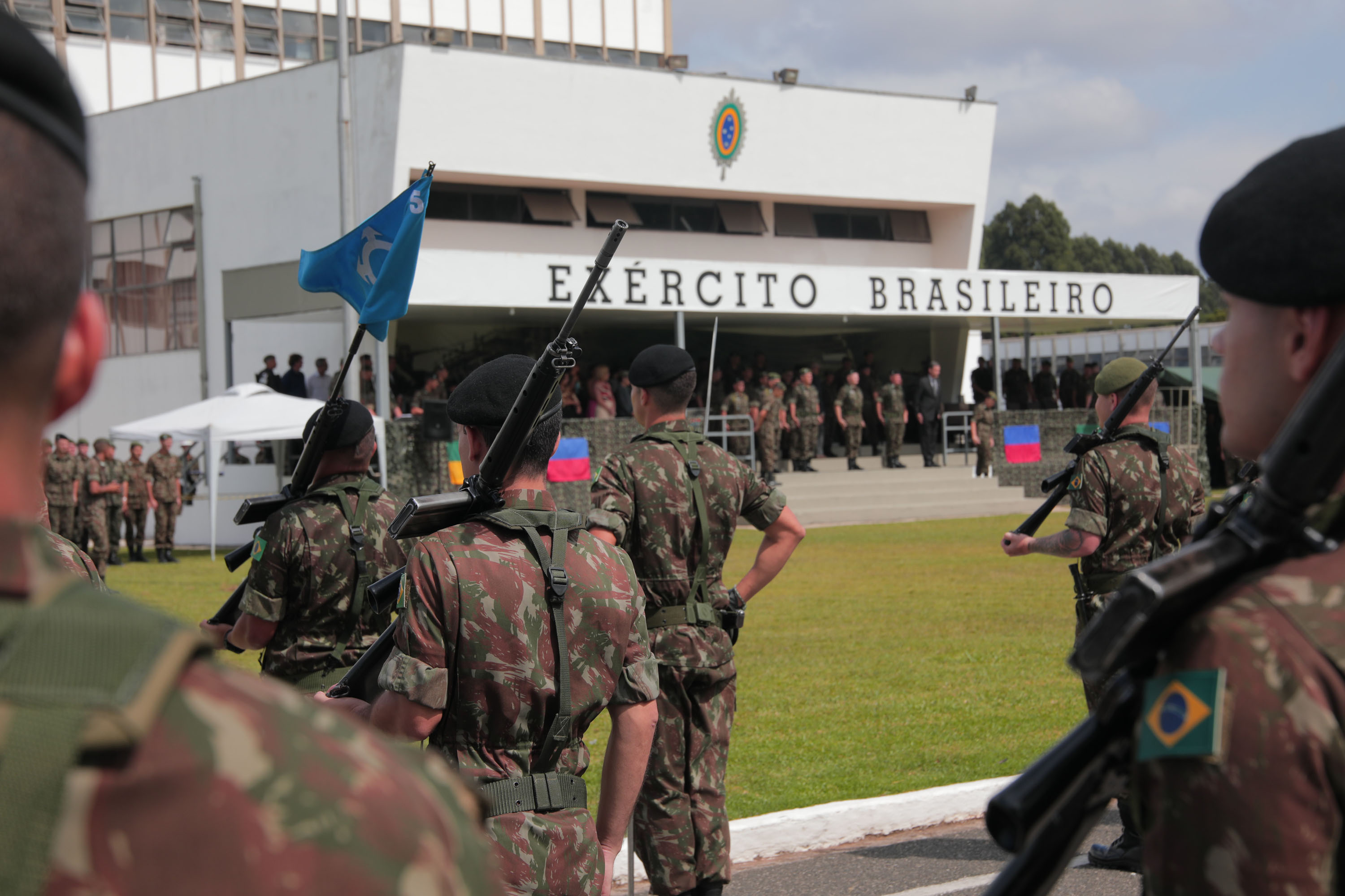 Apoio do Comando do Exército Brasileiro