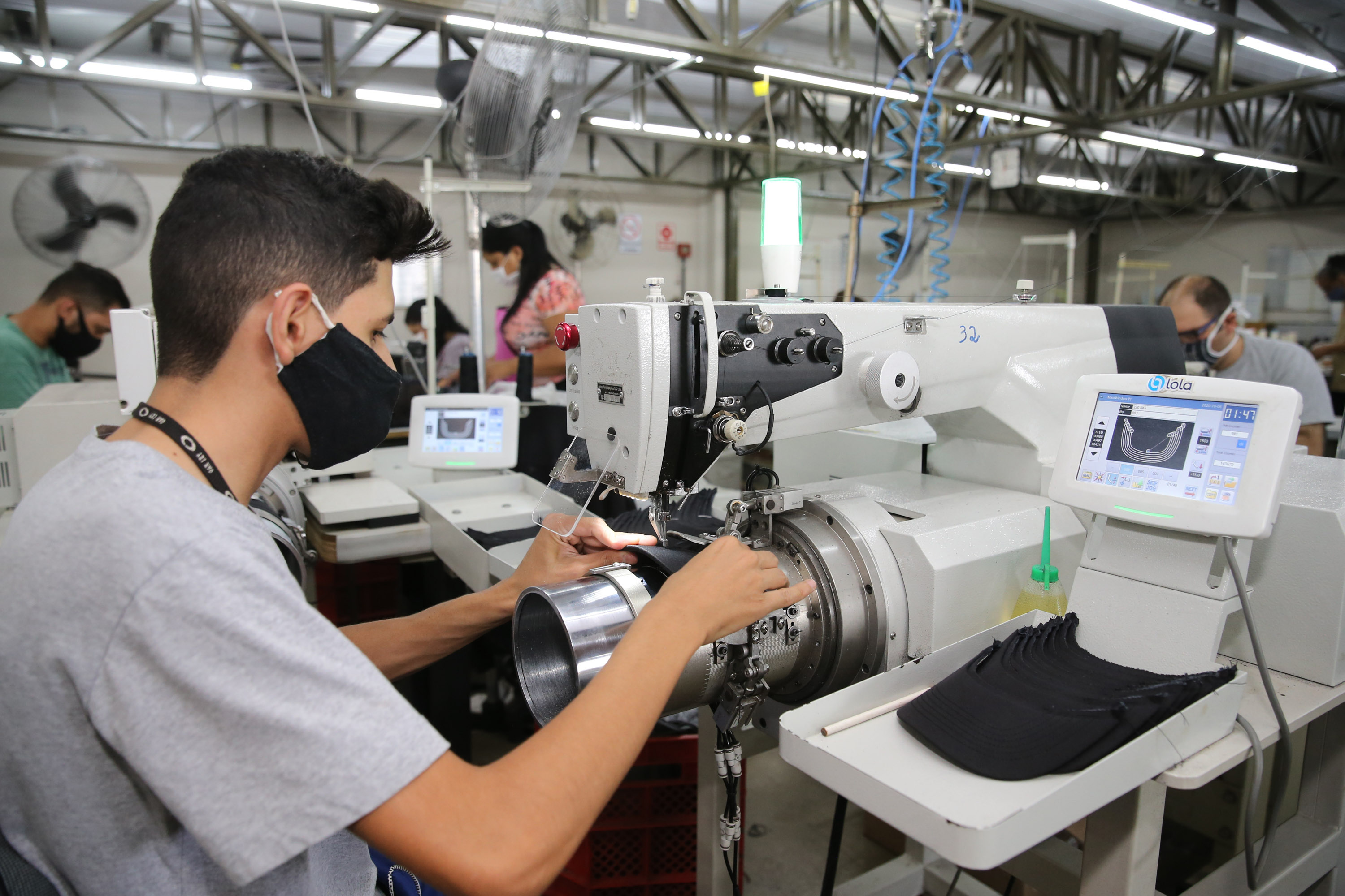 Paraná mantém liderança em empregabilidade de jovens via Agências do Trabalhador