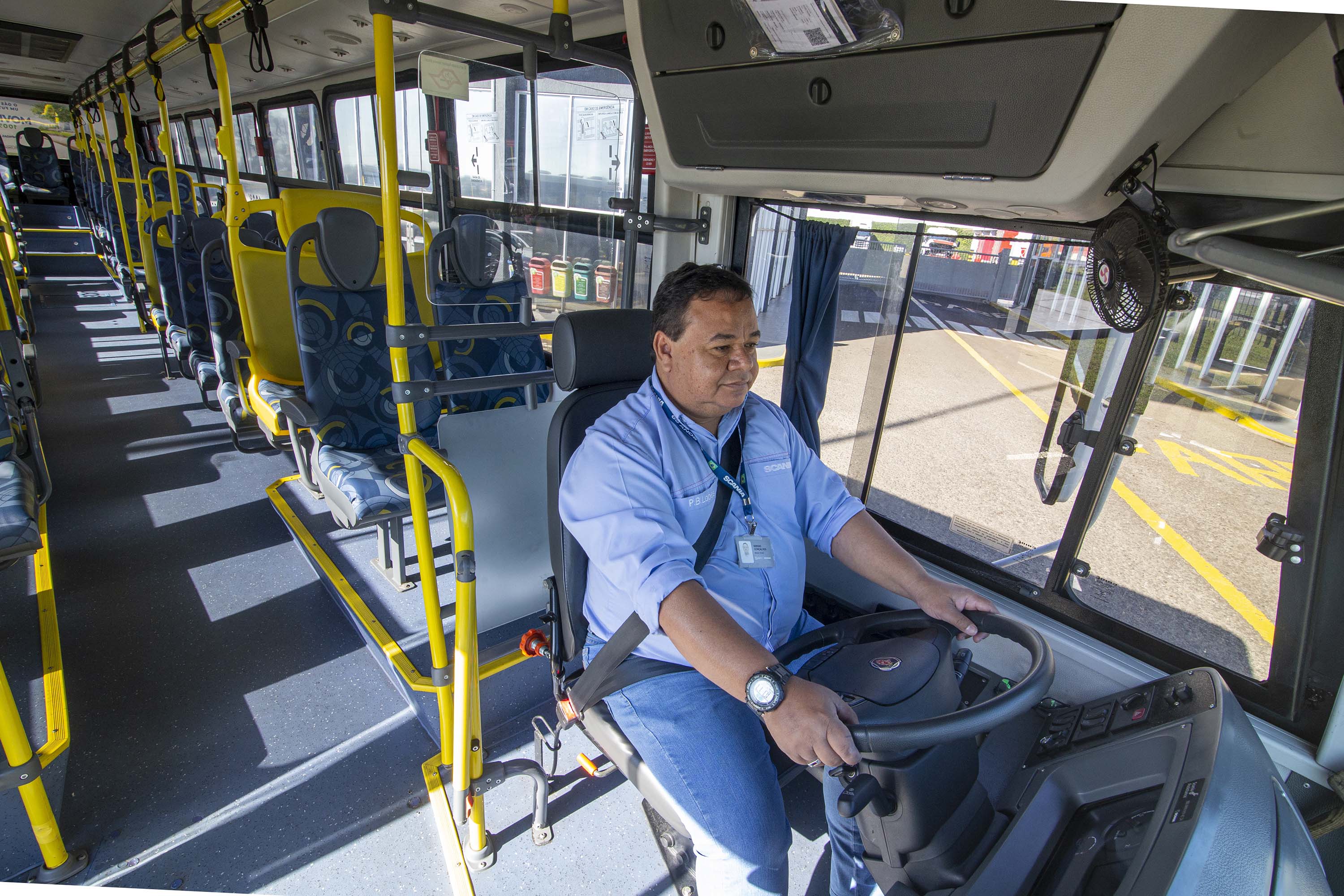 Sistemas de Informação ao Usuário do Transporte Público por Ônibus: Estudos  de Caso no Brasil e no Mundo