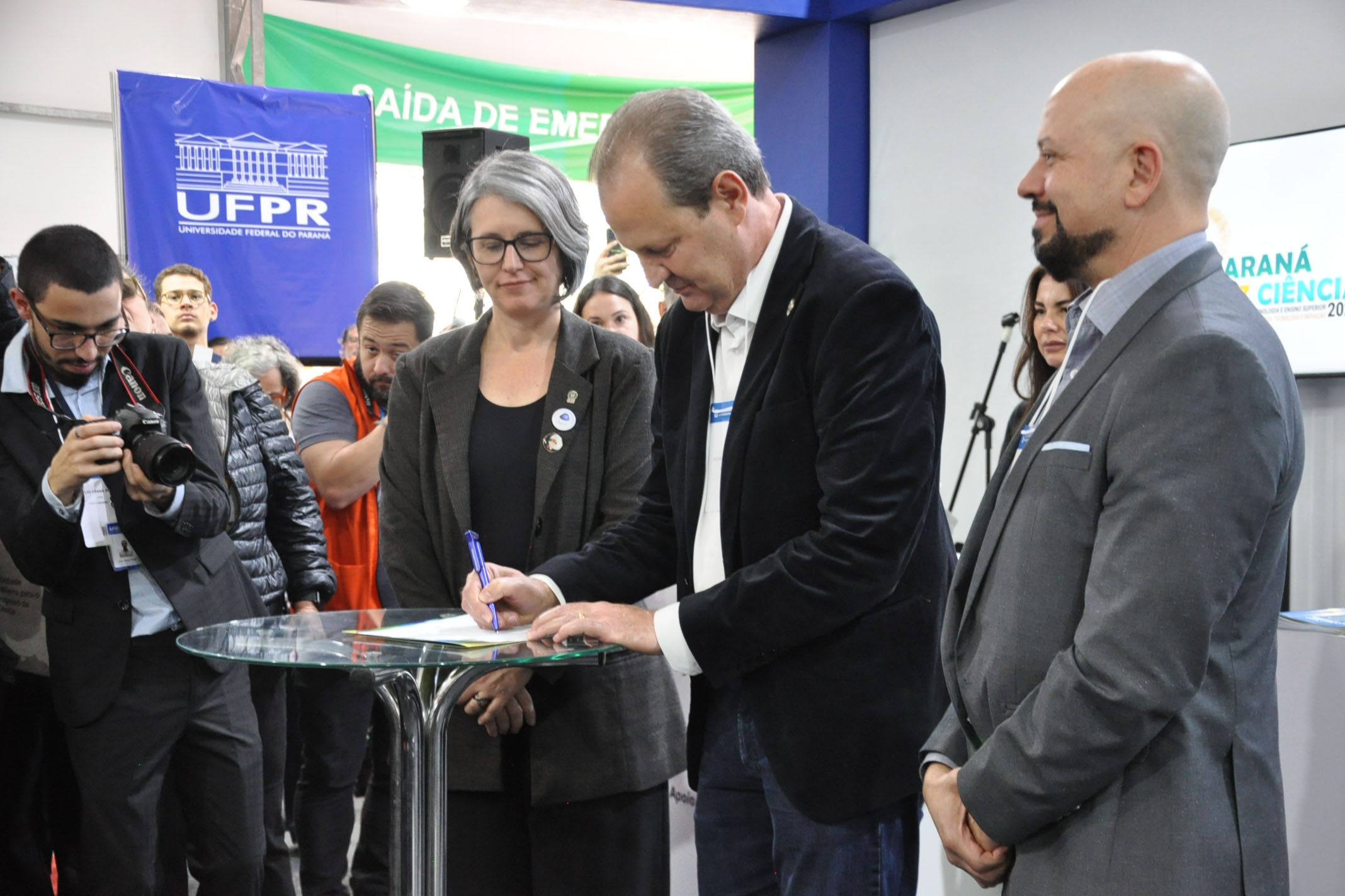 Governo promove ações em evento voltado para ciência e tecnologia