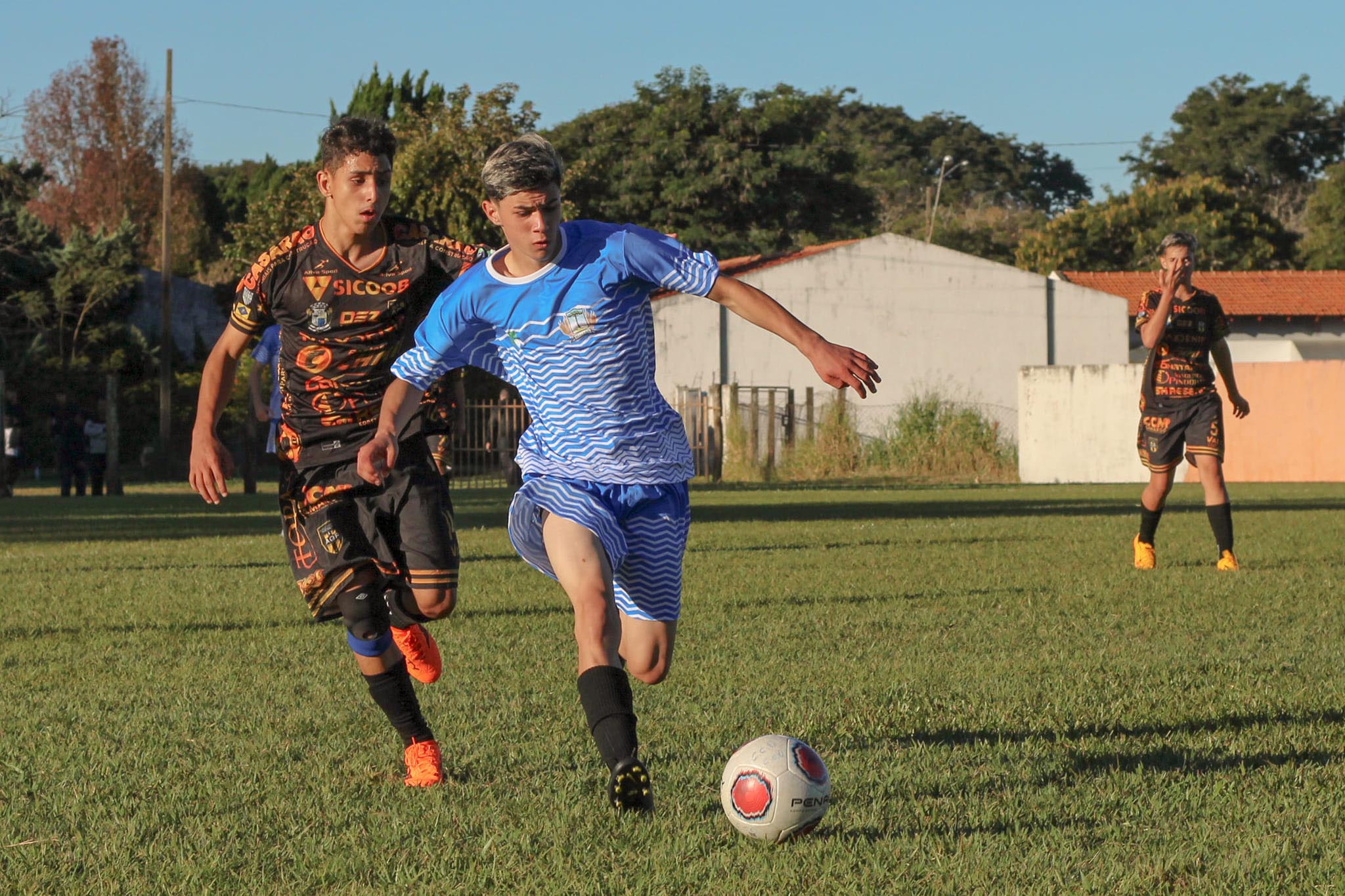 Competição para jovens e masters, Paraná Bom de Bola define