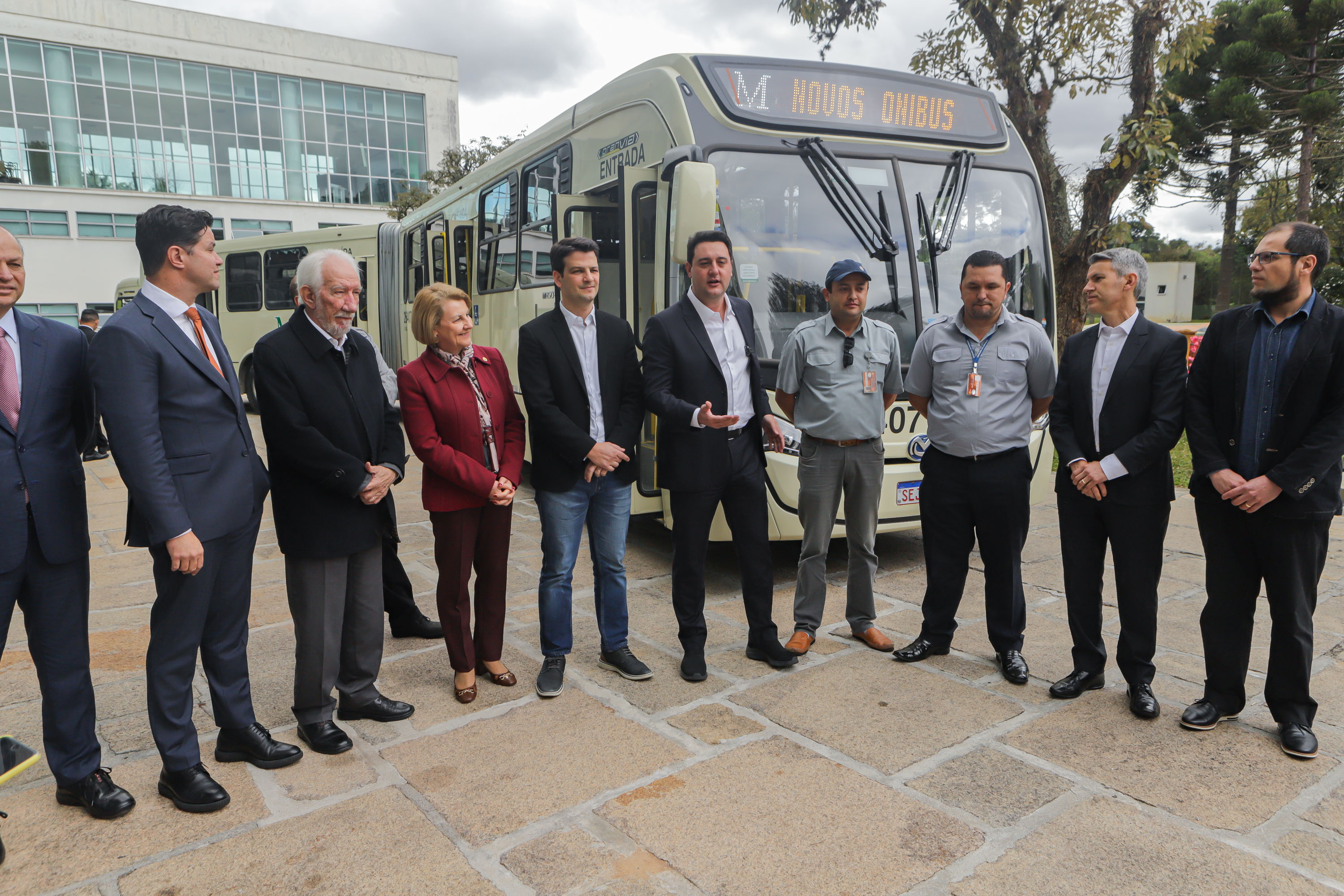 Região Metropolitana de Curitiba recebe 100 ônibus para renovação