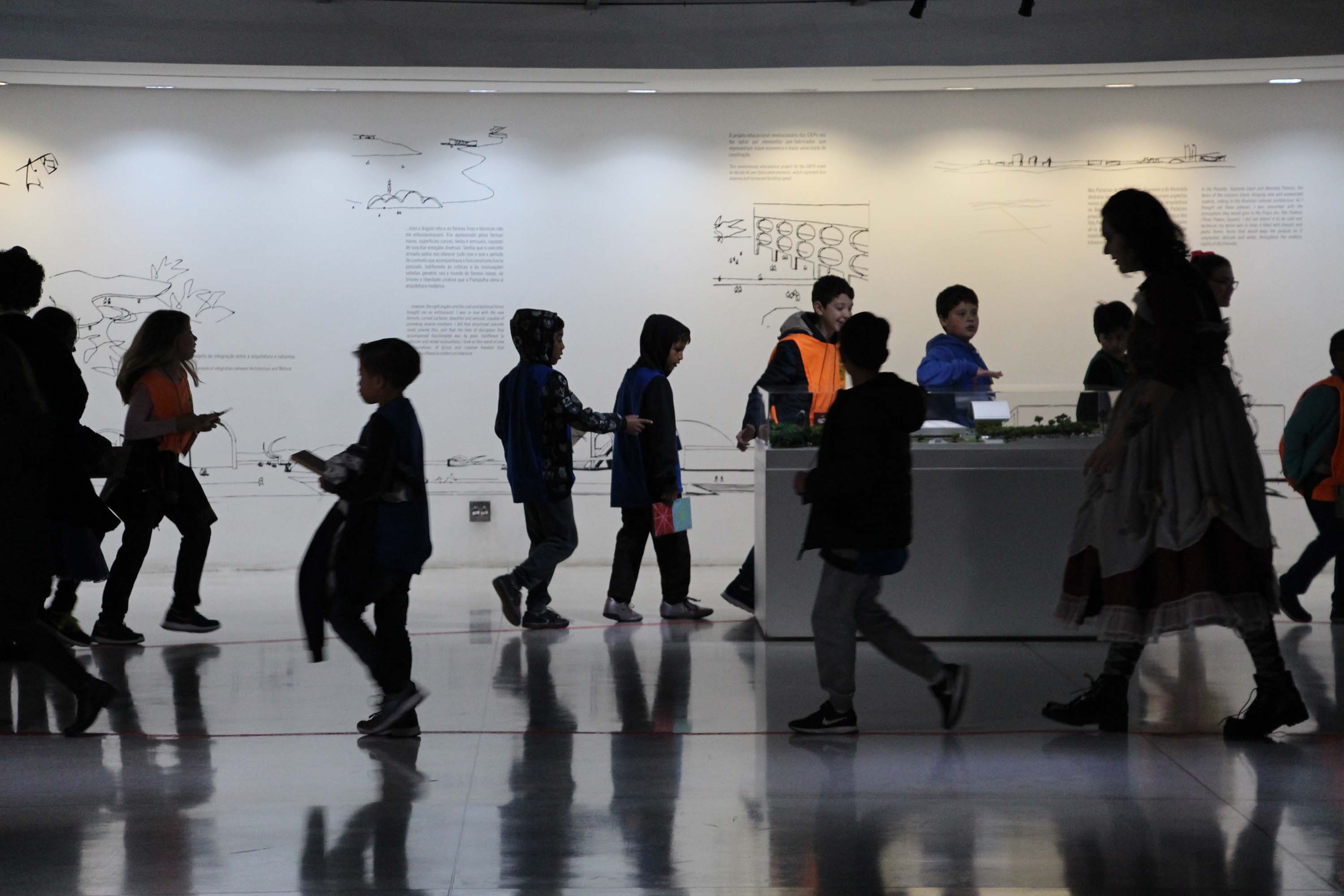 Museu Oscar Niemeyer realiza edição extra do “Uma Noite no MON”