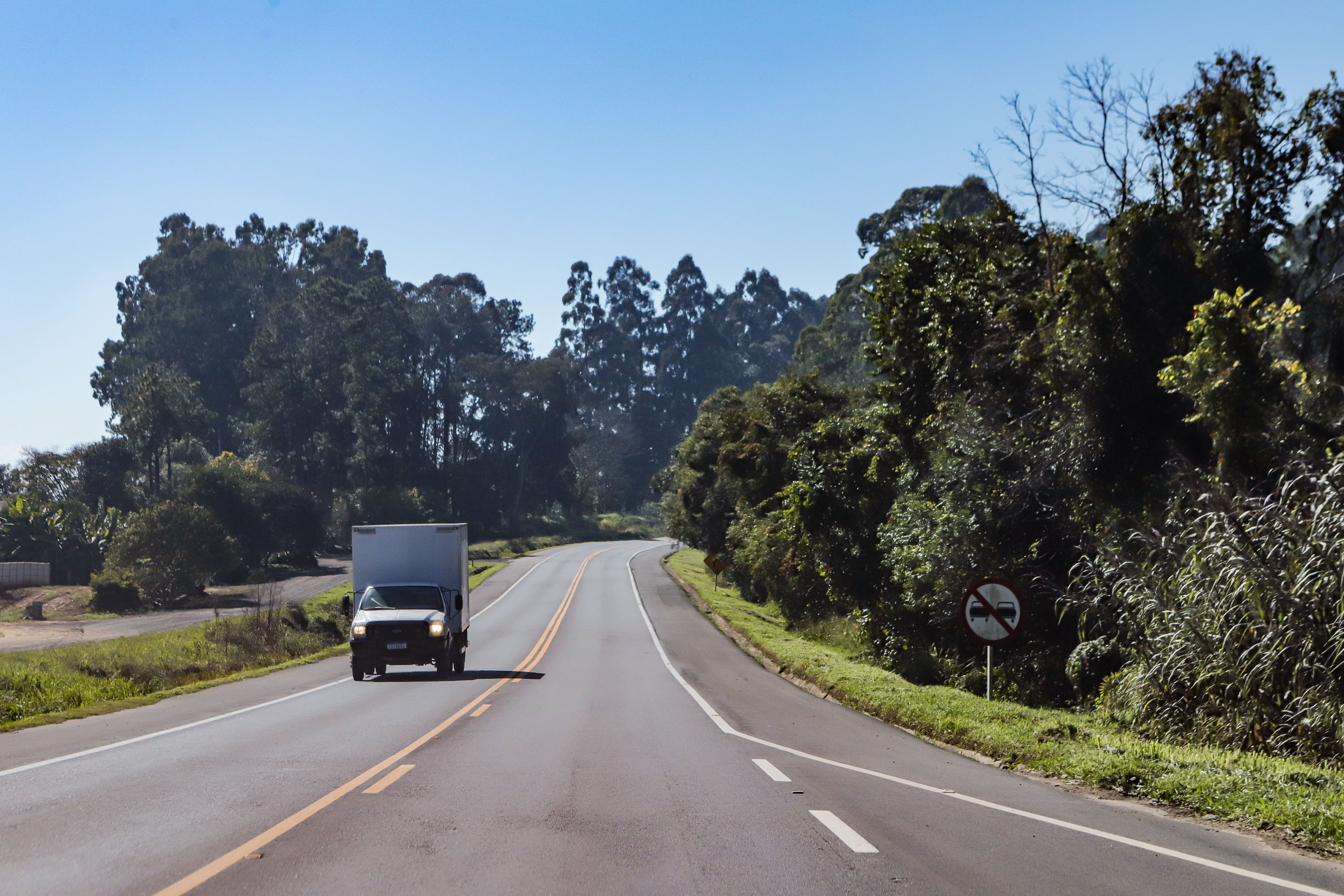 Vista aerea da Rodovia BR-277 - liga as cidades de Paranagua e Curitiba  Stock Photo - Alamy