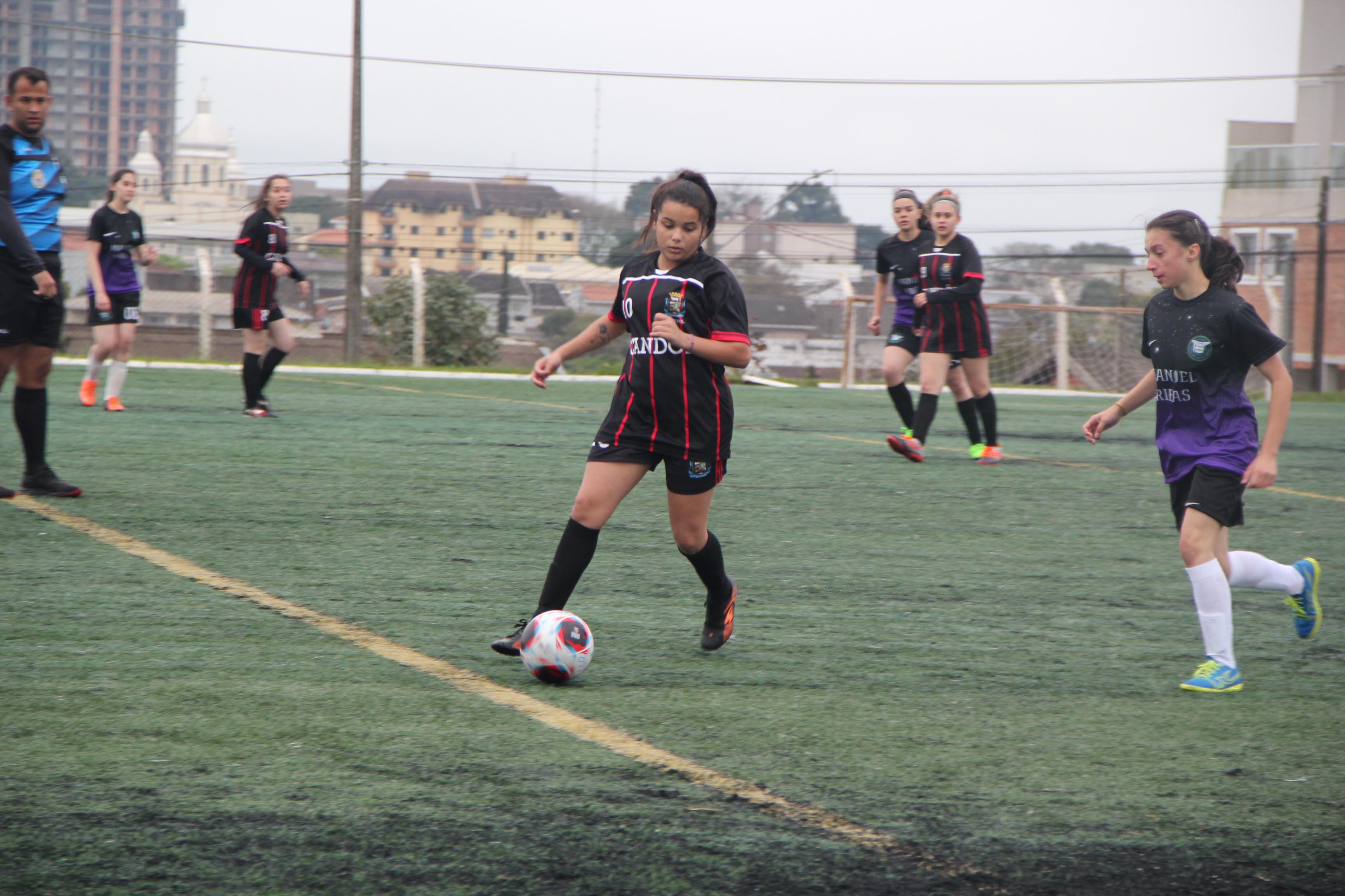 Reta final dos Jogos Escolares Bom de Bola marca feriado do Dia da