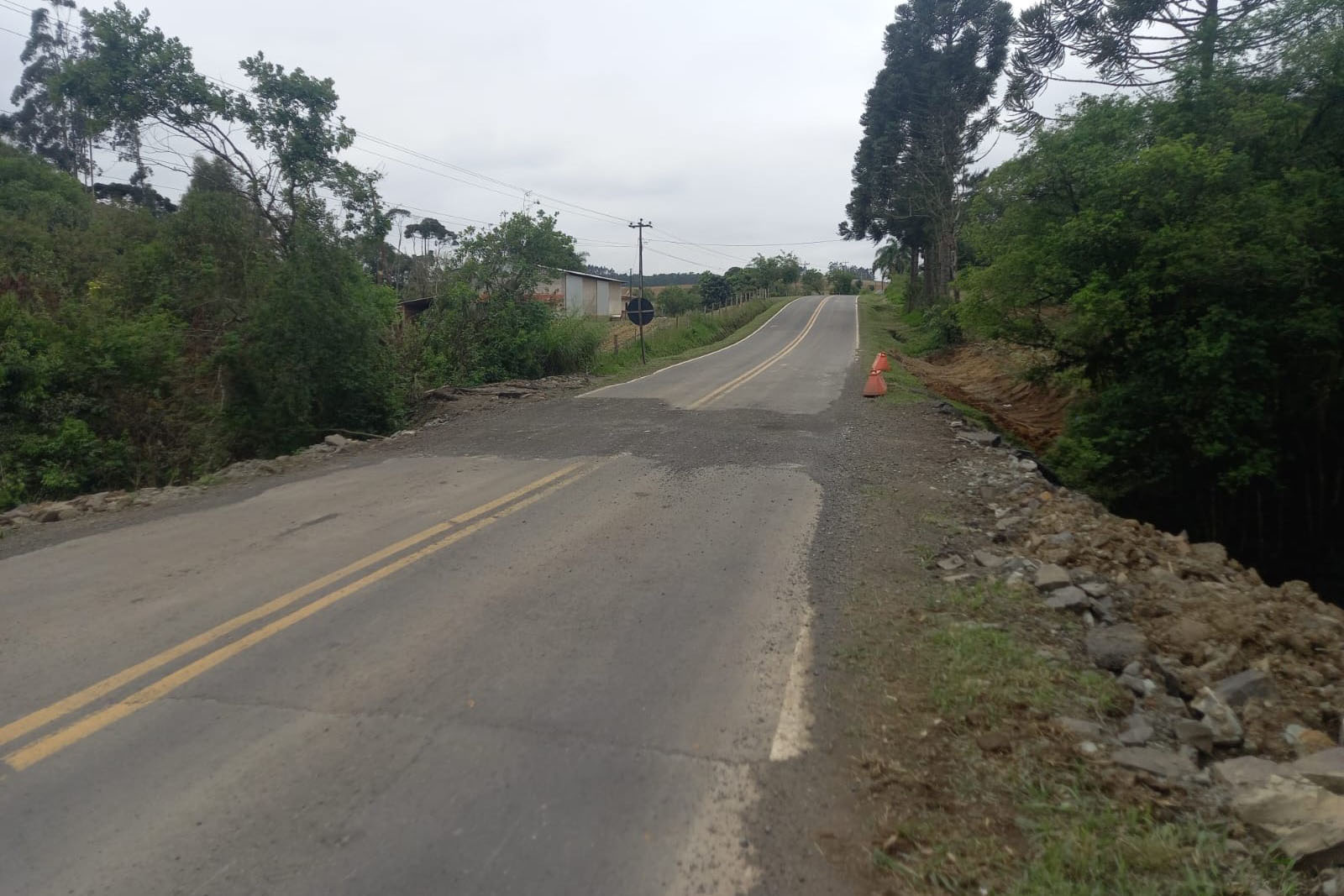 DER homologa obra de novo bueiro em rodovia de Irati 