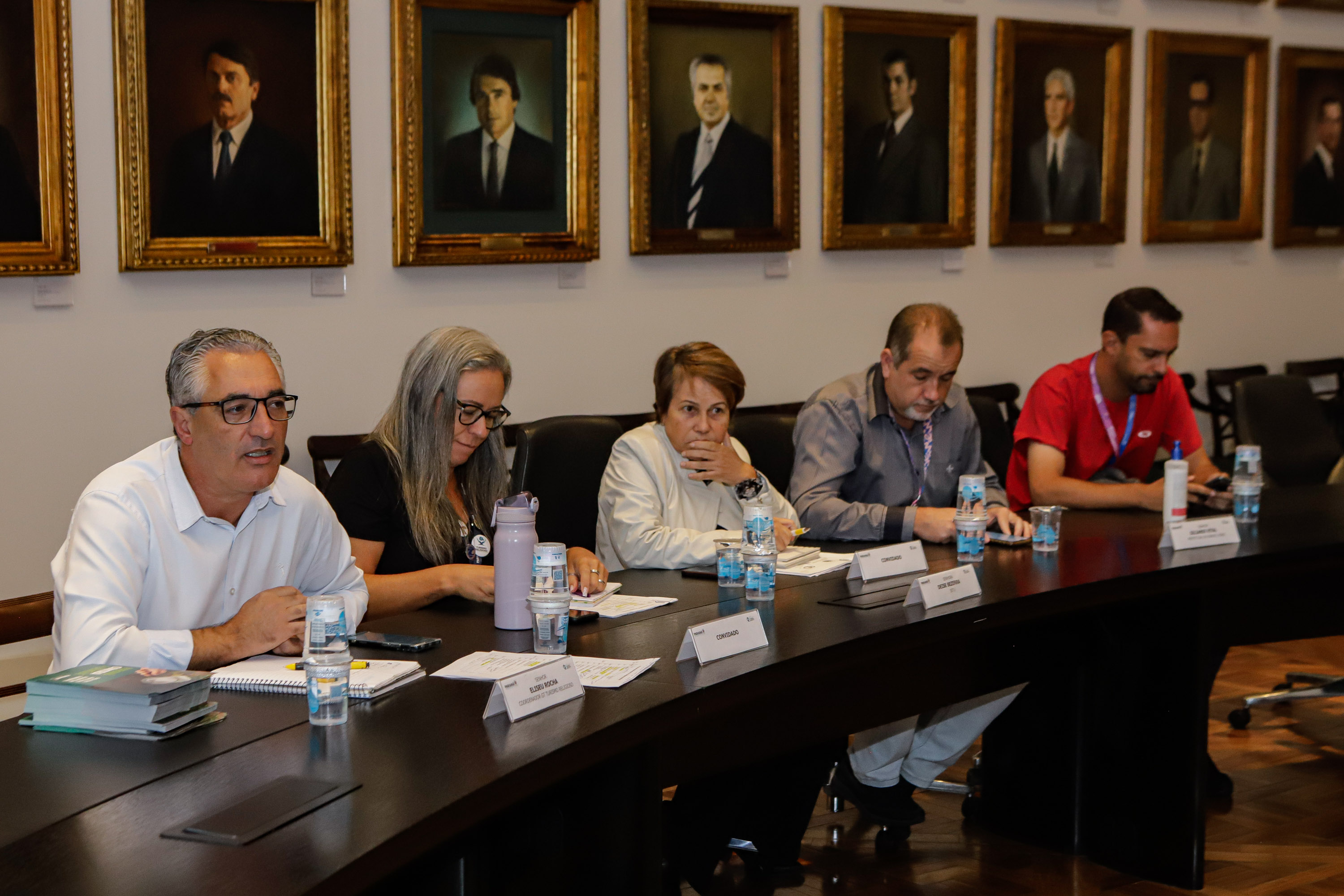 Curitiba, 22 de fevereiro de 2024 - Reunião do Grupo de Trabalho Turismo Religioso na Sala dos Governadores, Palácio Iguaçu.