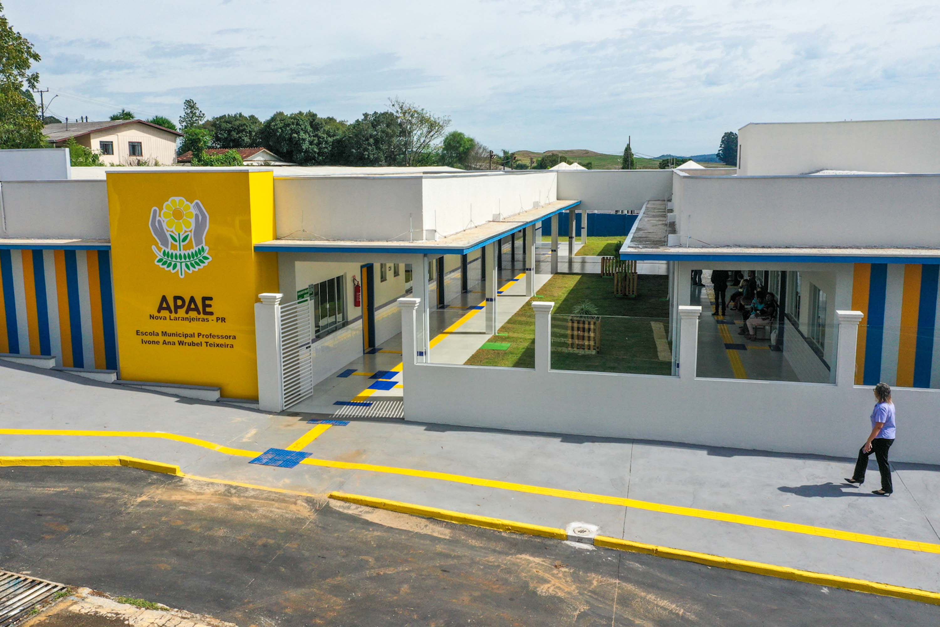 O governador Carlos Massa Ratinho Junior inaugura a Escola de Educação Especial de Nova Laranjeiras, na região Centro-Sul do Paraná. 