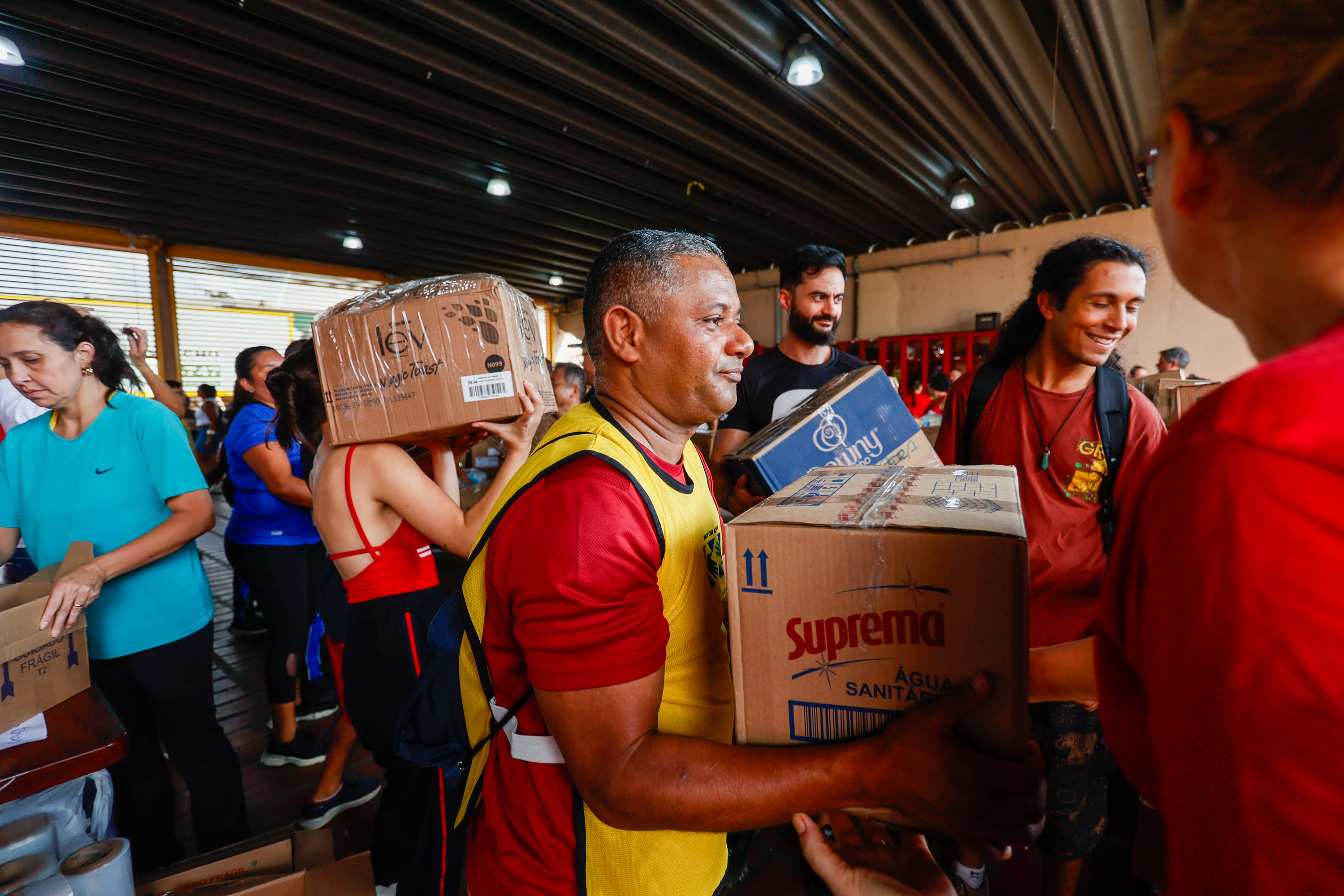 Paraná chega a 3,3 mil toneladas de doações arrecadadas para o Rio Grande do Sul