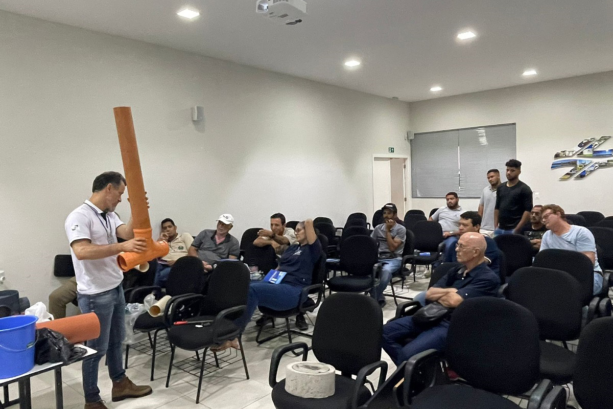 SANEPAR PROMOVE CAPACITAÇÃO HIDRAULICA