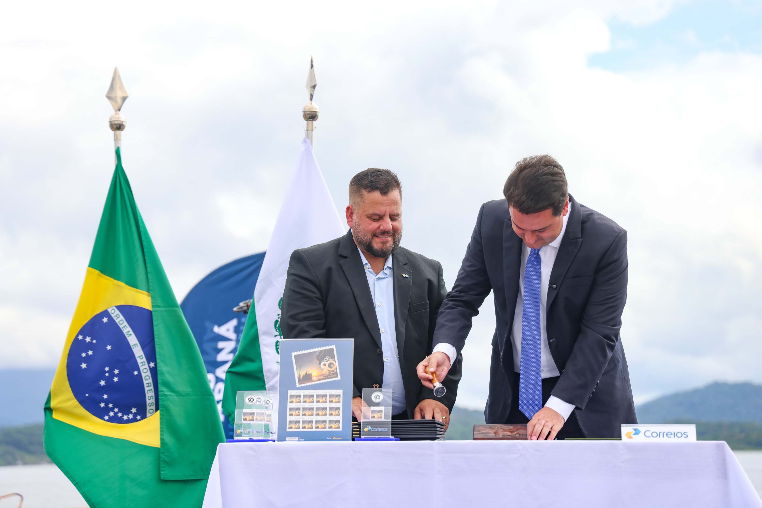 Governador Carlos Massa Ratinho Junior participou nesta segunda-feira (17) da cerimônia de 90 anos do porto, quando anunciou investimento bilionário para a construção do Píer em T que vai ampliar a capacidade de movimentação de cargas.