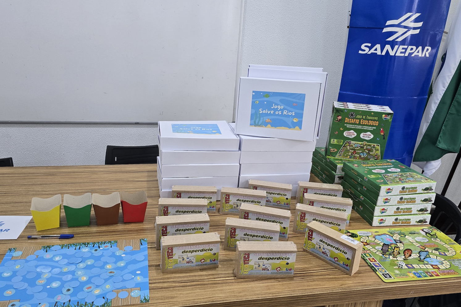 Sanepar entrega material pedagógico com enfoque ambiental para escolas de Apucarana