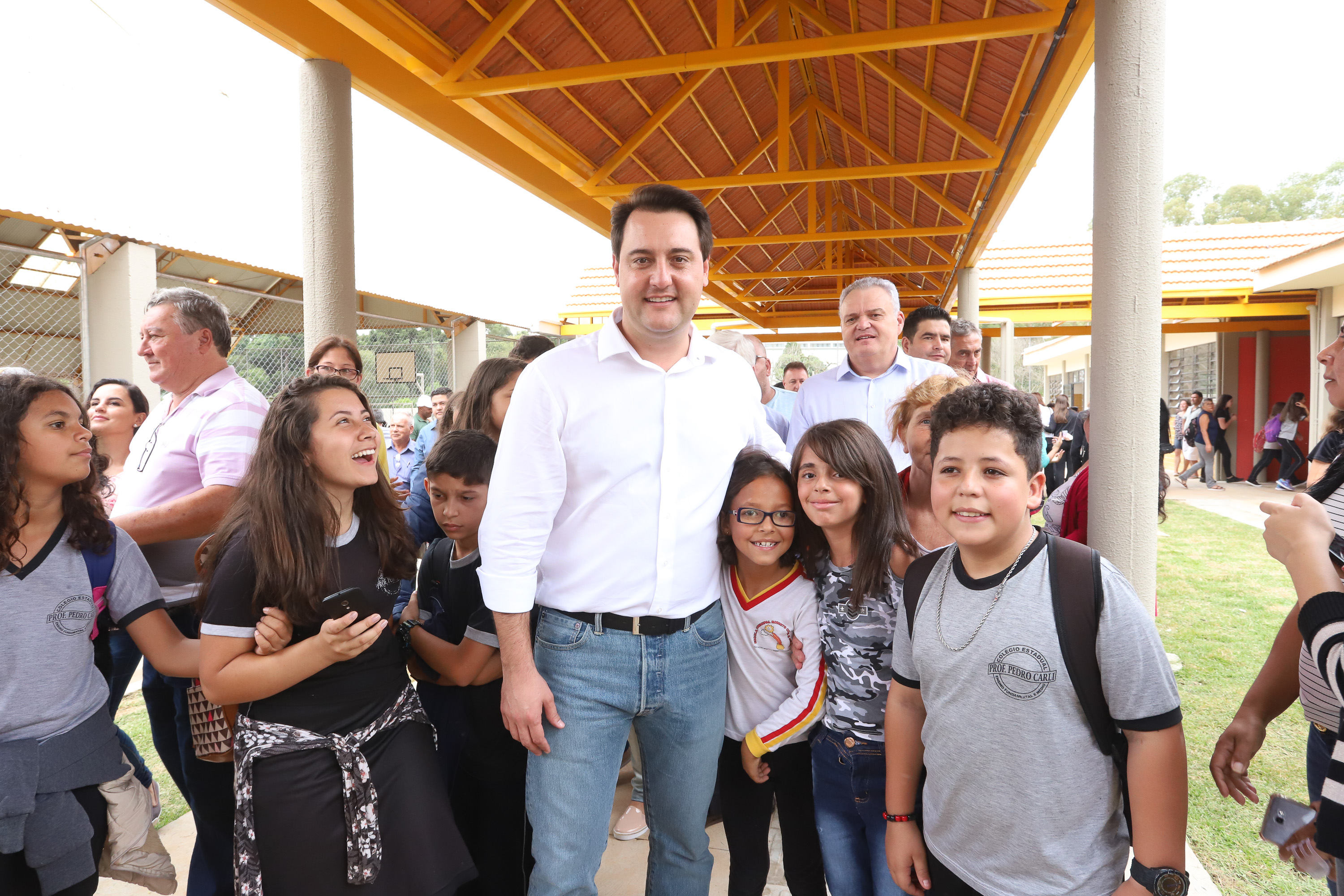O governador Carlos Massa Ratinho Junior inaugurou nesta quinta-feira (4), em Guarapuava, região central do Paraná, as novas sedes dos colégios estaduais Leni Marlene Jacob e Professor Pedro Carli. Foto: Rodrigo Felix Leal/ANPr