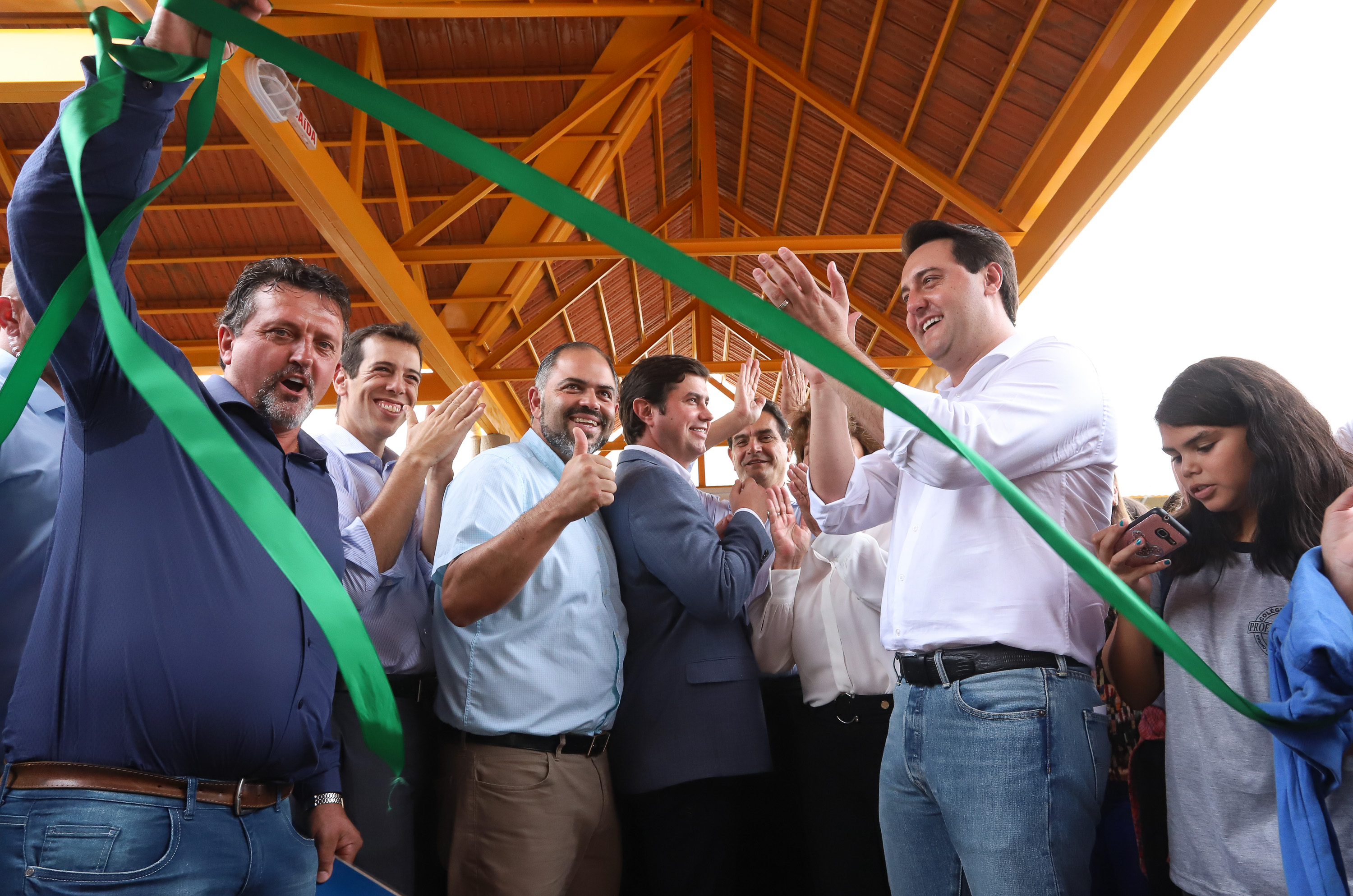 O governador Carlos Massa Ratinho Junior inaugurou nesta quinta-feira (4), em Guarapuava, região central do Paraná, as novas sedes dos colégios estaduais Leni Marlene Jacob e Professor Pedro Carli. Foto: Rodrigo Felix Leal/ANPr