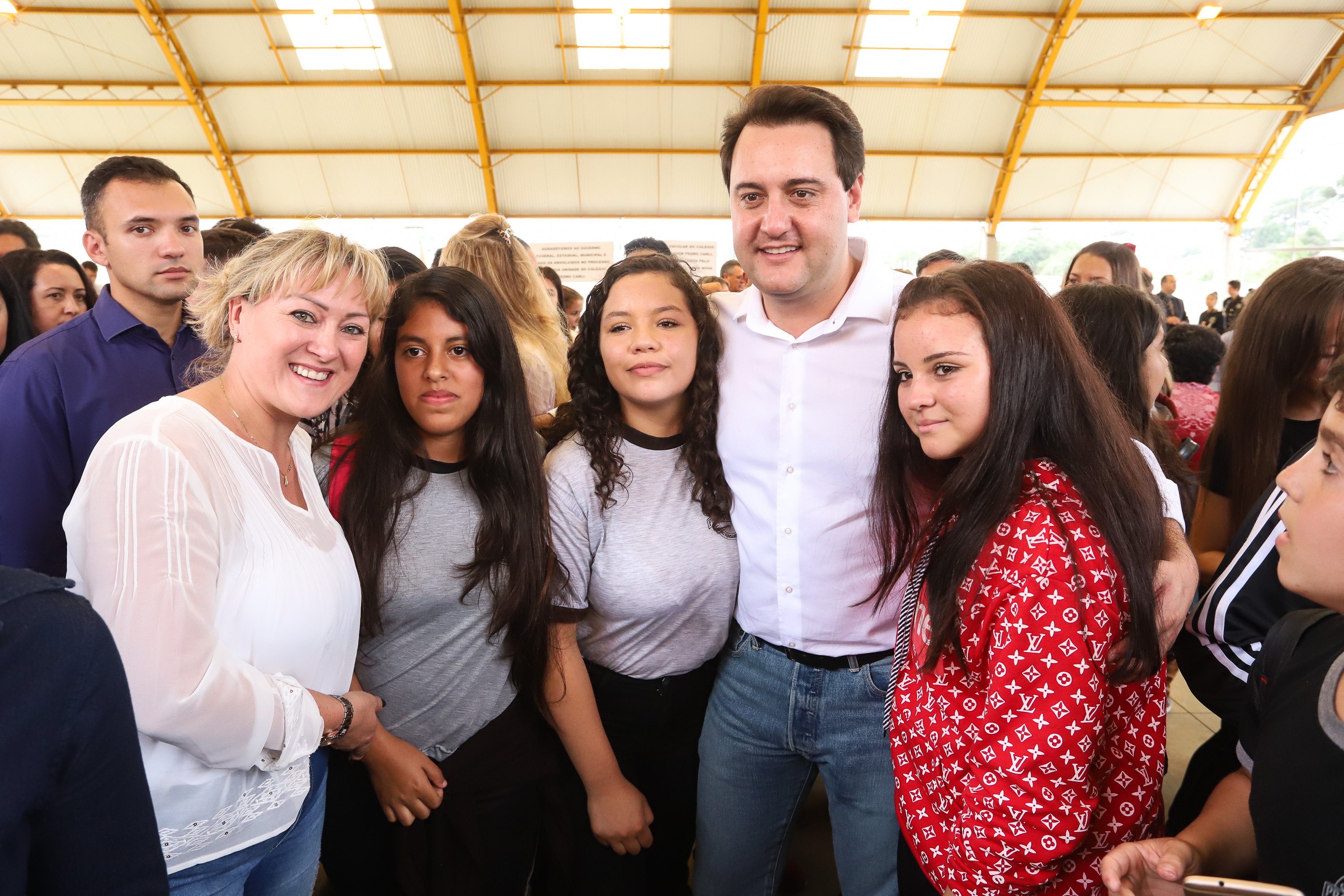 O governador Carlos Massa Ratinho Junior inaugurou nesta quinta-feira (4), em Guarapuava, região central do Paraná, as novas sedes dos colégios estaduais Leni Marlene Jacob e Professor Pedro Carli. Foto: Rodrigo Felix Leal/ANPr