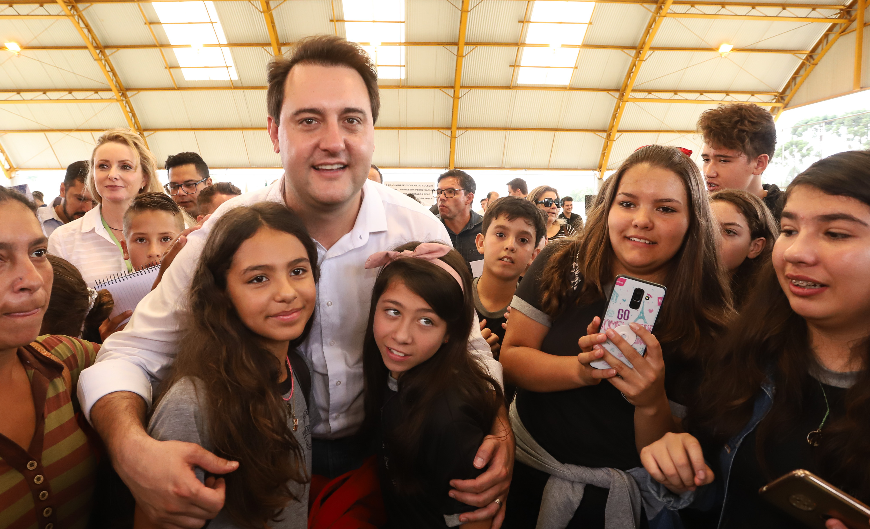O governador Carlos Massa Ratinho Junior inaugurou nesta quinta-feira (4), em Guarapuava, região central do Paraná, as novas sedes dos colégios estaduais Leni Marlene Jacob e Professor Pedro Carli. Foto: Rodrigo Felix Leal/ANPr