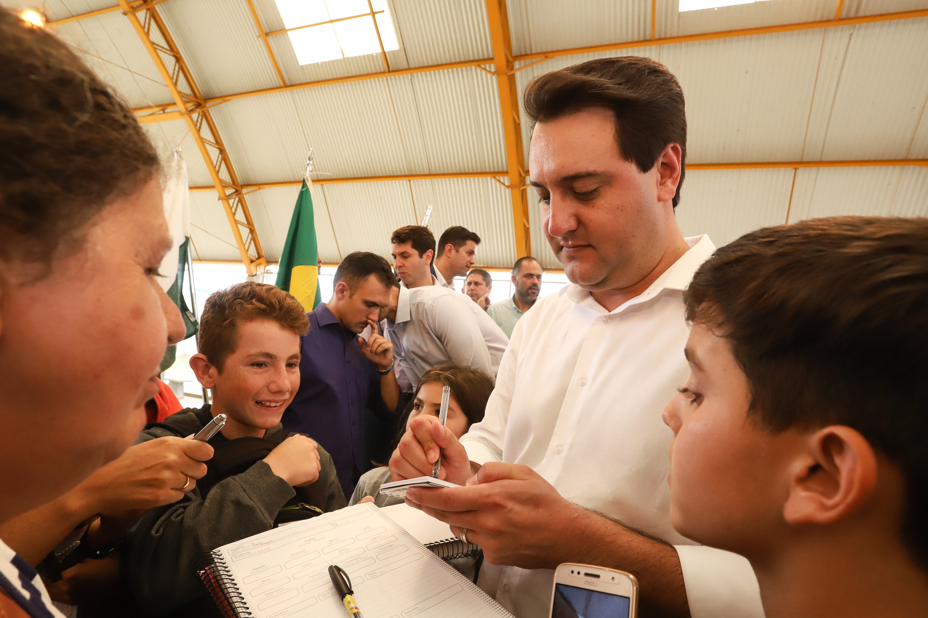 O governador Carlos Massa Ratinho Junior inaugurou nesta quinta-feira (4), em Guarapuava, região central do Paraná, as novas sedes dos colégios estaduais Leni Marlene Jacob e Professor Pedro Carli. Foto: Rodrigo Felix Leal/ANPr