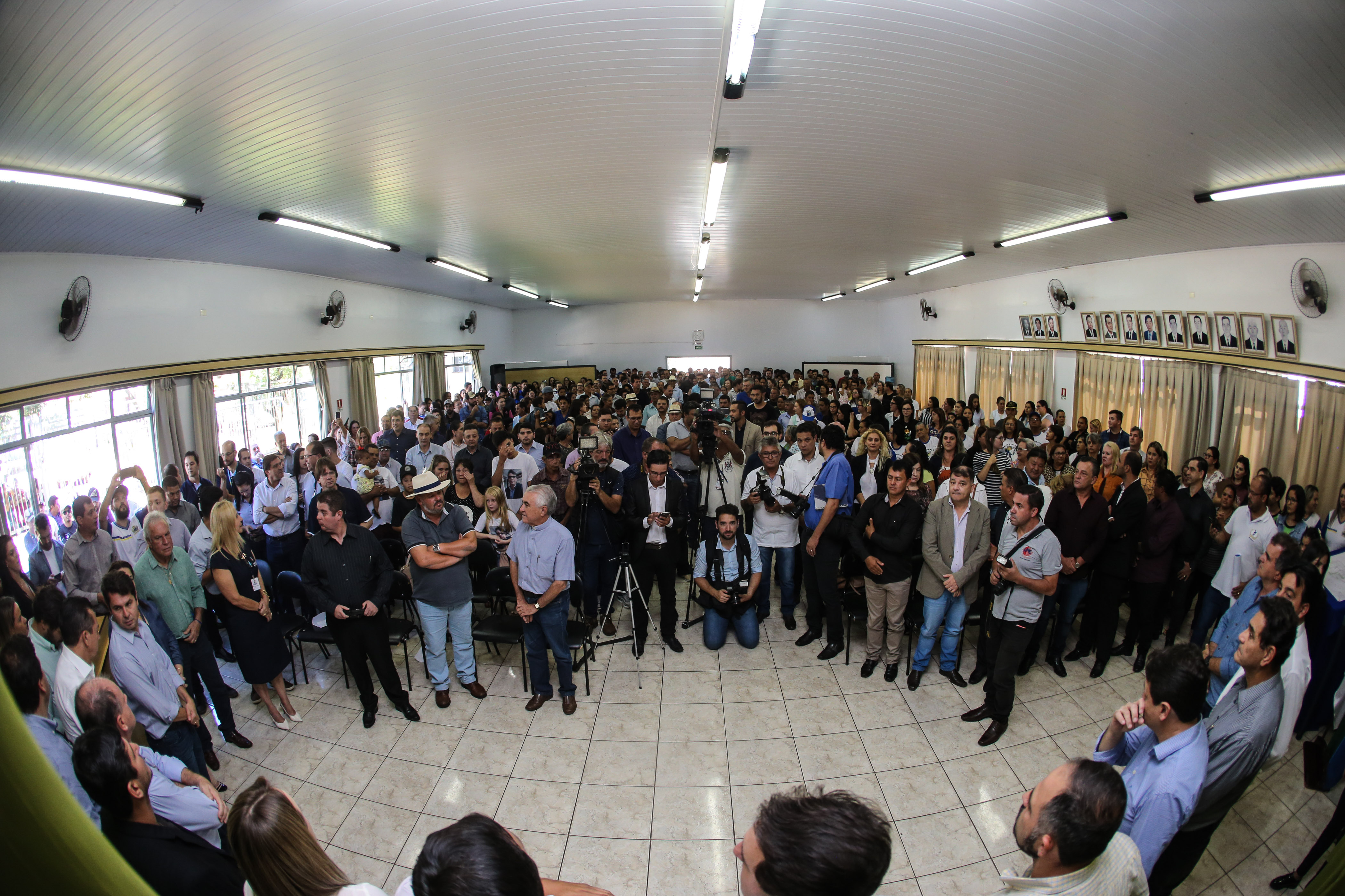 O governador Carlos Massa Ratinho Junior assina ordem de serviço para construção de Escola em Mauá da Serra nesta quarta-feira (10). Mauá da Serra, 10/04/2019 - Foto: Geraldo Bubniak/ANPr