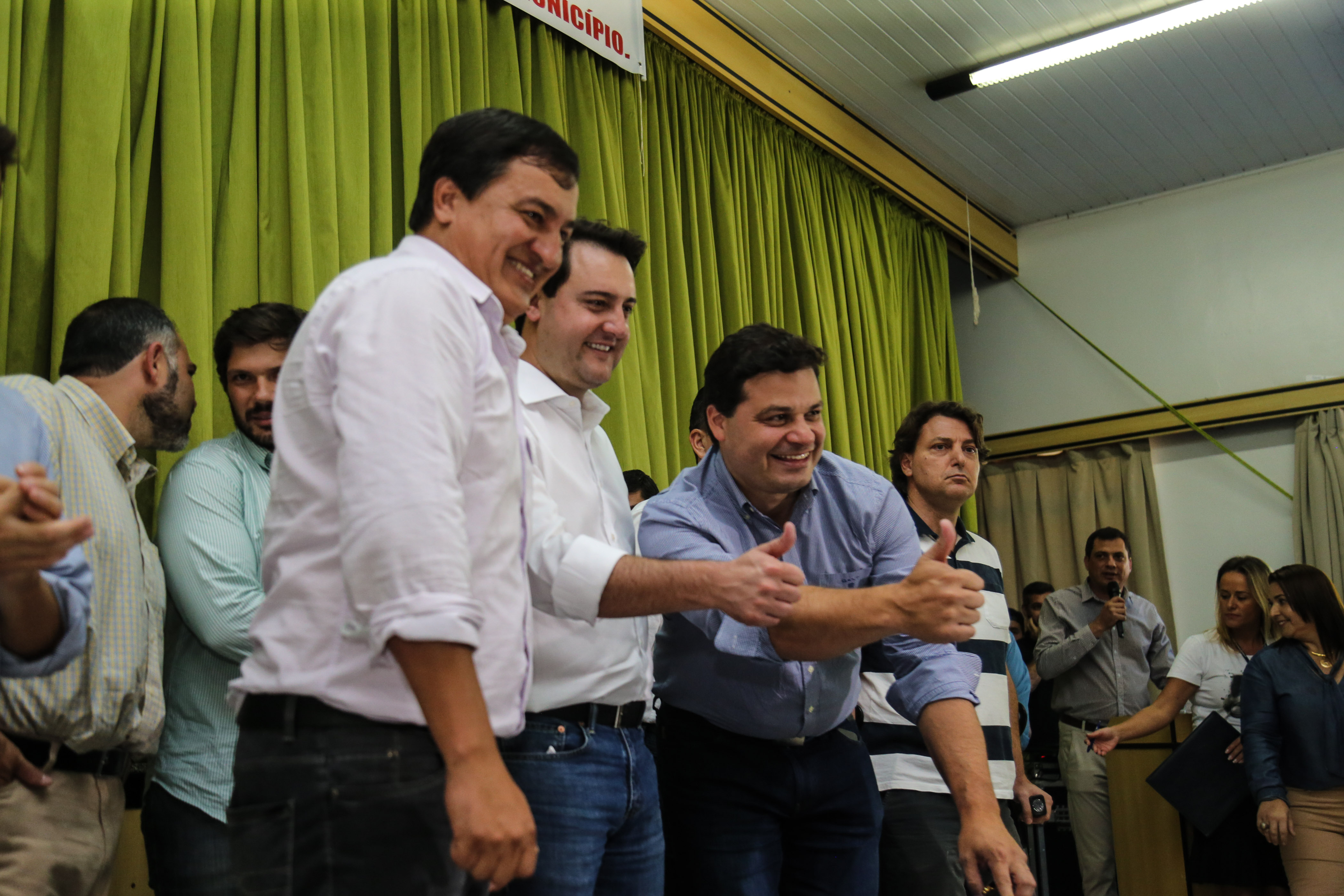 O governador Carlos Massa Ratinho Junior assina ordem de serviço para construção de Escola em Mauá da Serra nesta quarta-feira (10). Mauá da Serra, 10/04/2019 - Foto: Geraldo Bubniak/ANPr