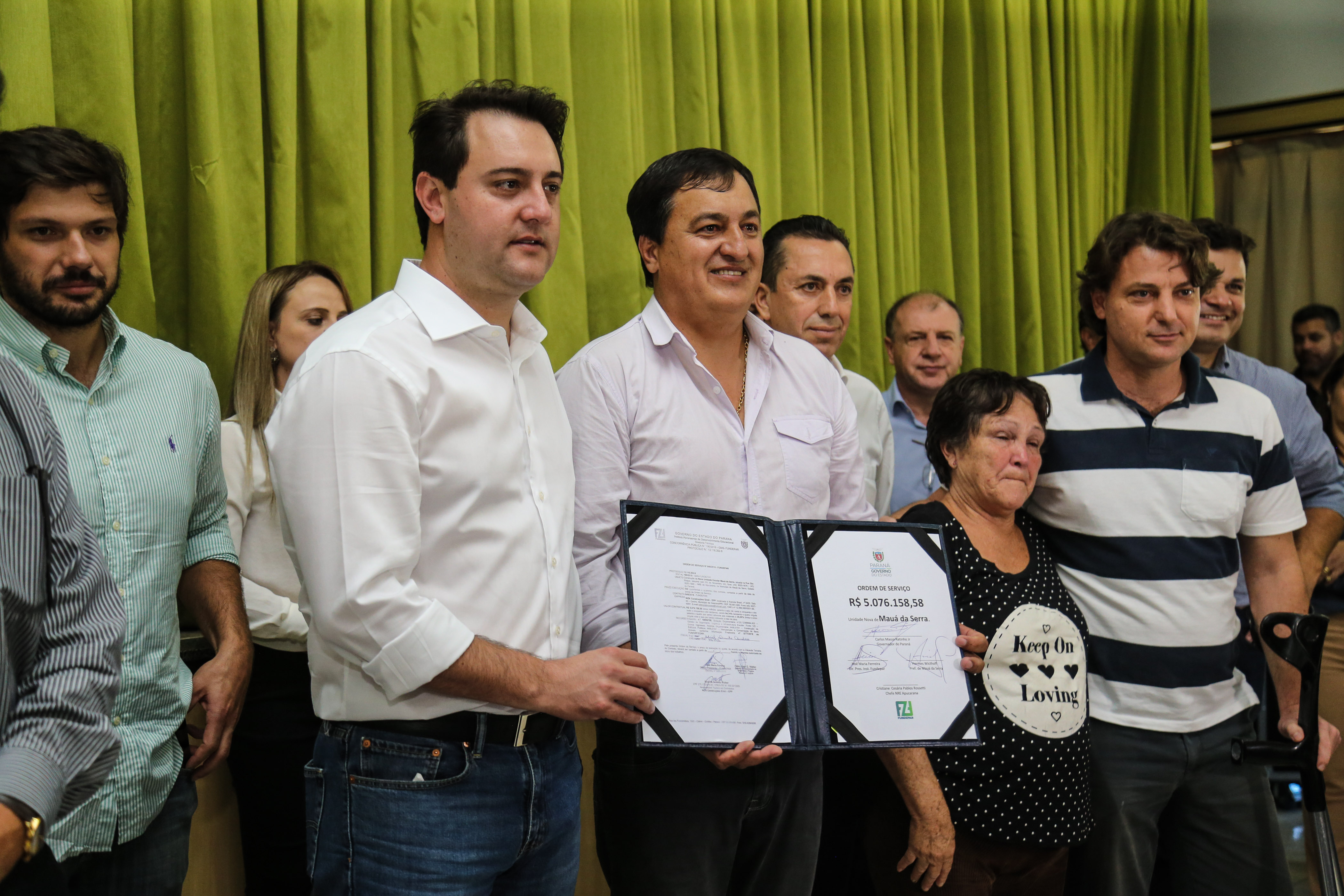 O governador Carlos Massa Ratinho Junior assina ordem de serviço para construção de Escola em Mauá da Serra nesta quarta-feira (10). Mauá da Serra, 10/04/2019 - Foto: Geraldo Bubniak/ANPr