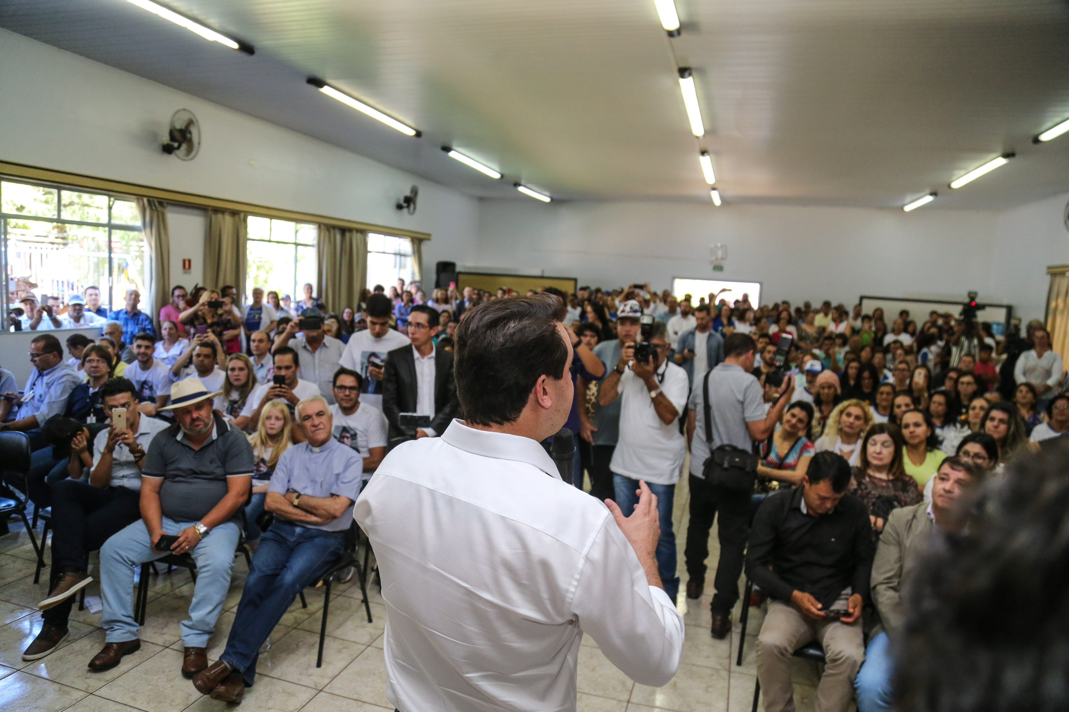 O governador Carlos Massa Ratinho Junior assina ordem de serviço para construção de Escola em Mauá da Serra nesta quarta-feira (10). Londrina, 10/04/2019 - Foto: Geraldo Bubniak/ANPr