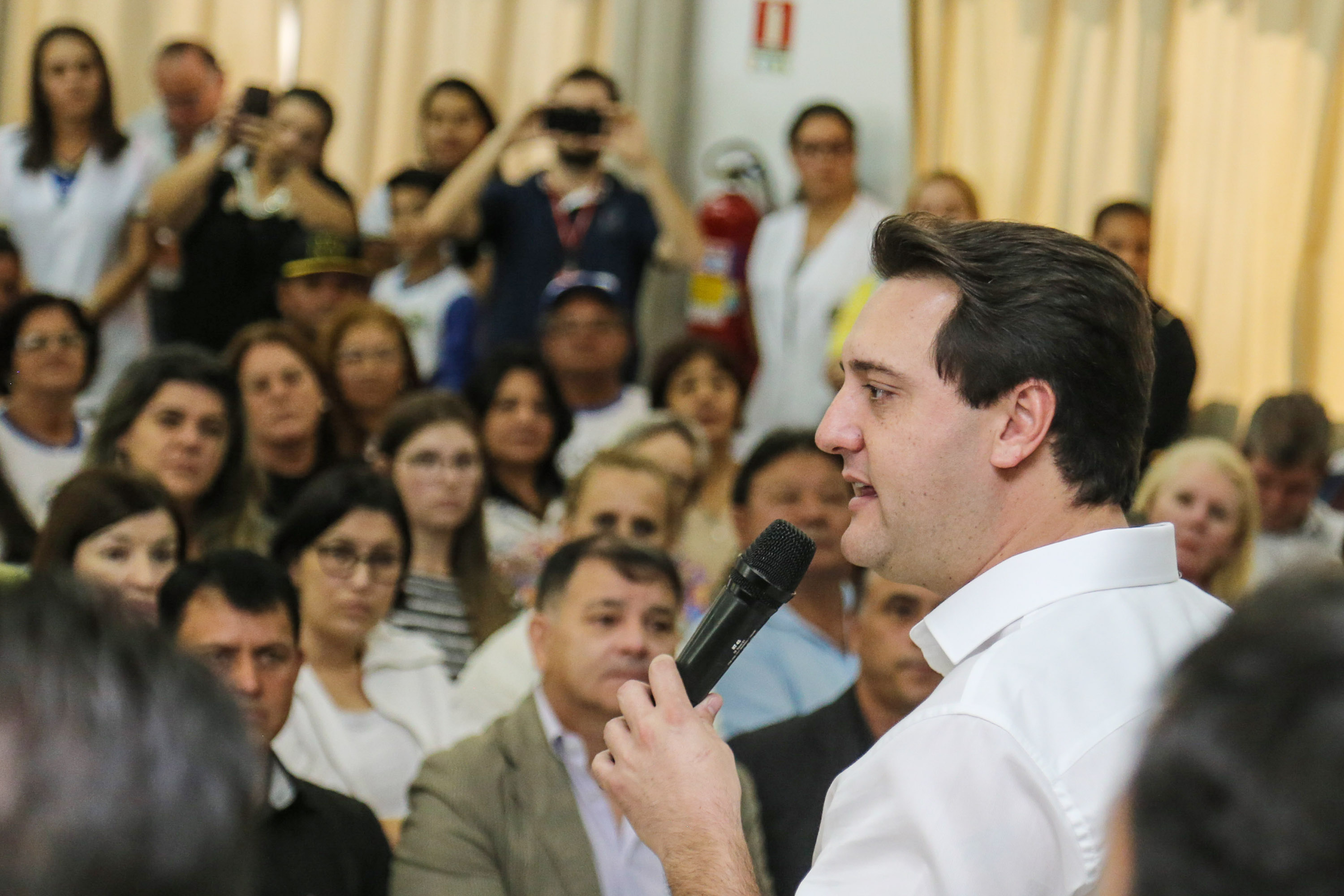 O governador Carlos Massa Ratinho Junior assina ordem de serviço para construção de Escola em Mauá da Serra nesta quarta-feira (10). Londrina, 10/04/2019 - Foto: Geraldo Bubniak/ANPr