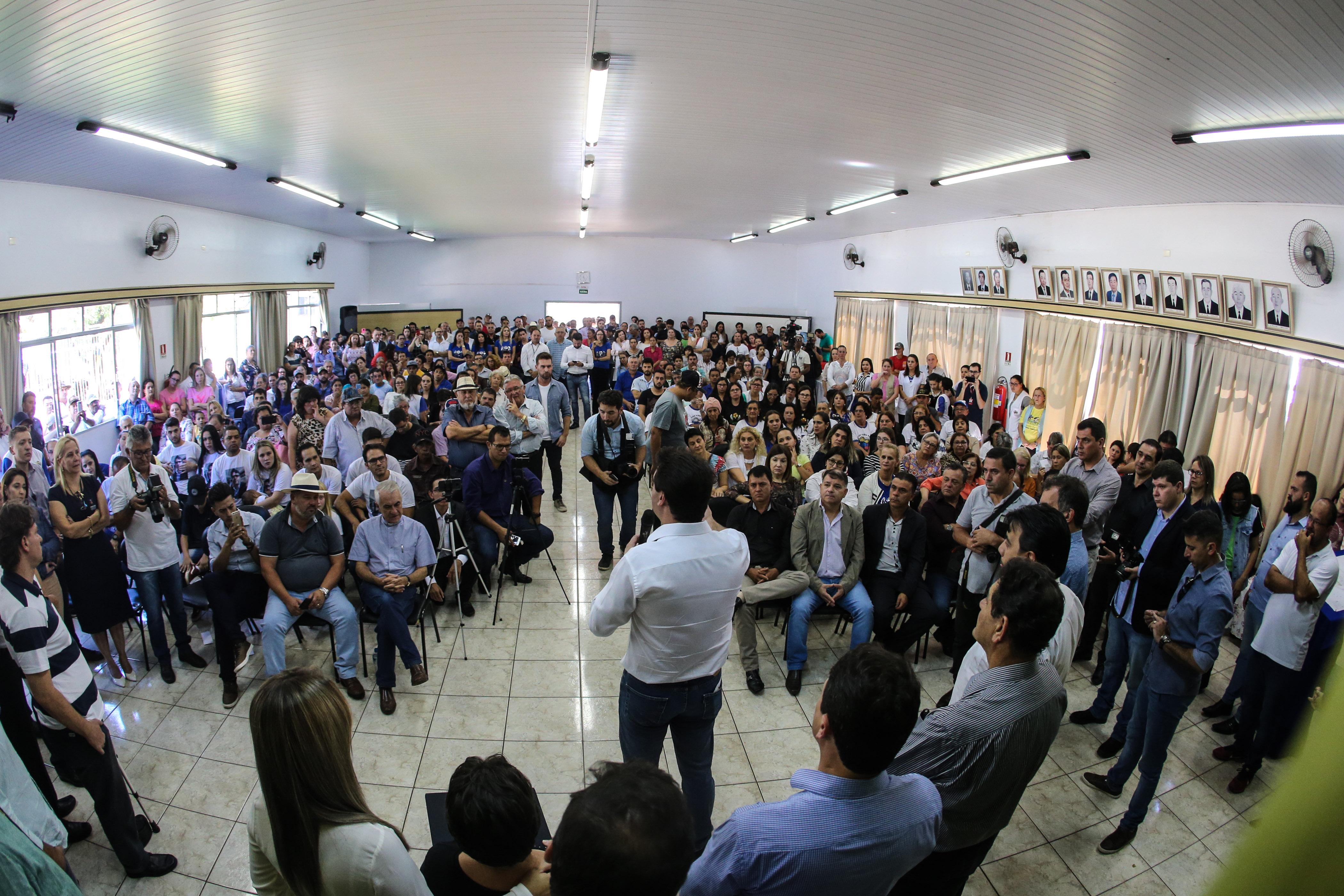 O governador Carlos Massa Ratinho Junior assina ordem de serviço para construção de Escola em Mauá da Serra nesta quarta-feira (10). Londrina, 10/04/2019 - Foto: Geraldo Bubniak/ANPr
