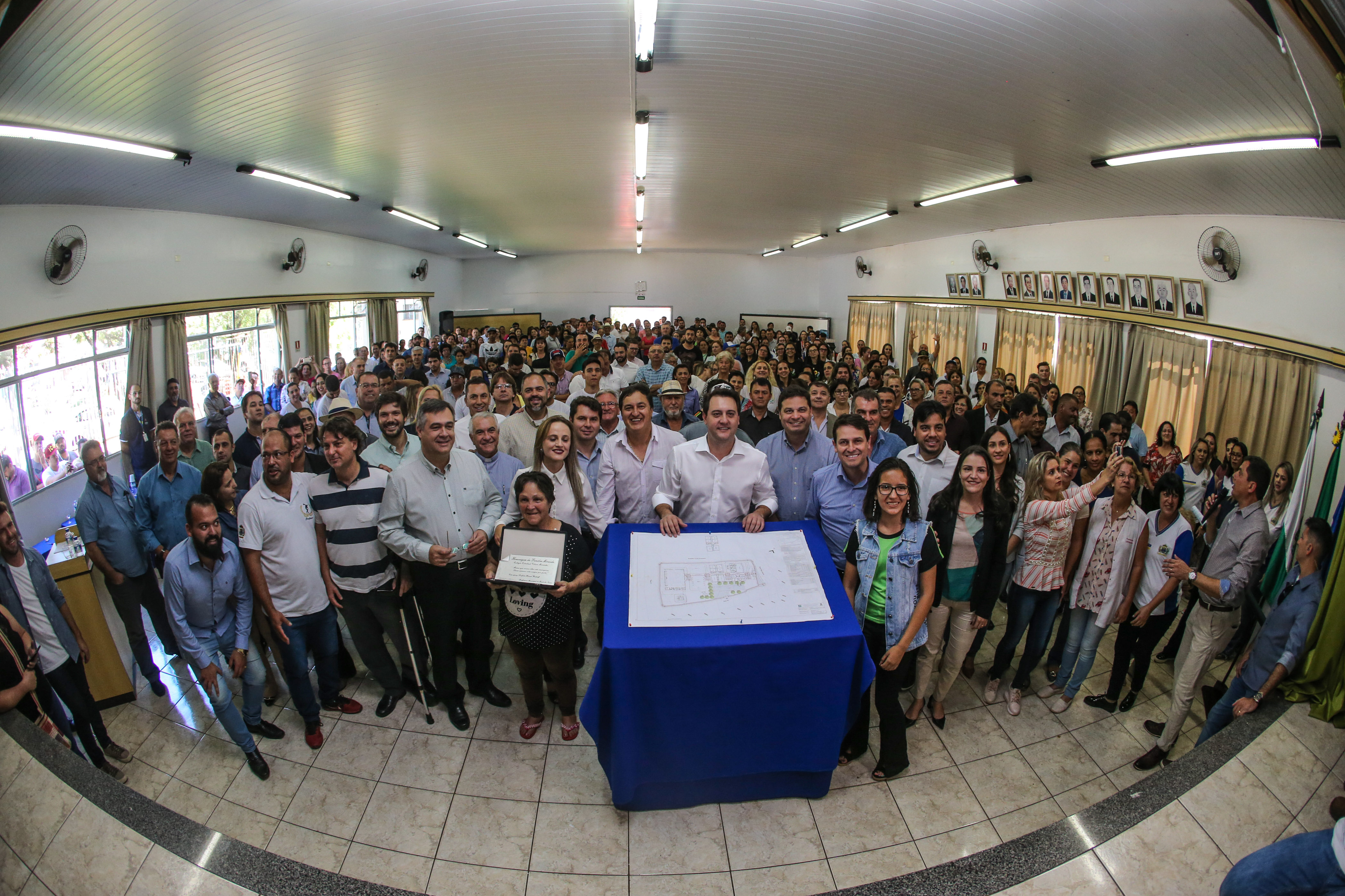 O governador Carlos Massa Ratinho Junior assina ordem de serviço para construção de Escola em Mauá da Serra nesta quarta-feira (10). Londrina, 10/04/2019 - Foto: Geraldo Bubniak/ANPr